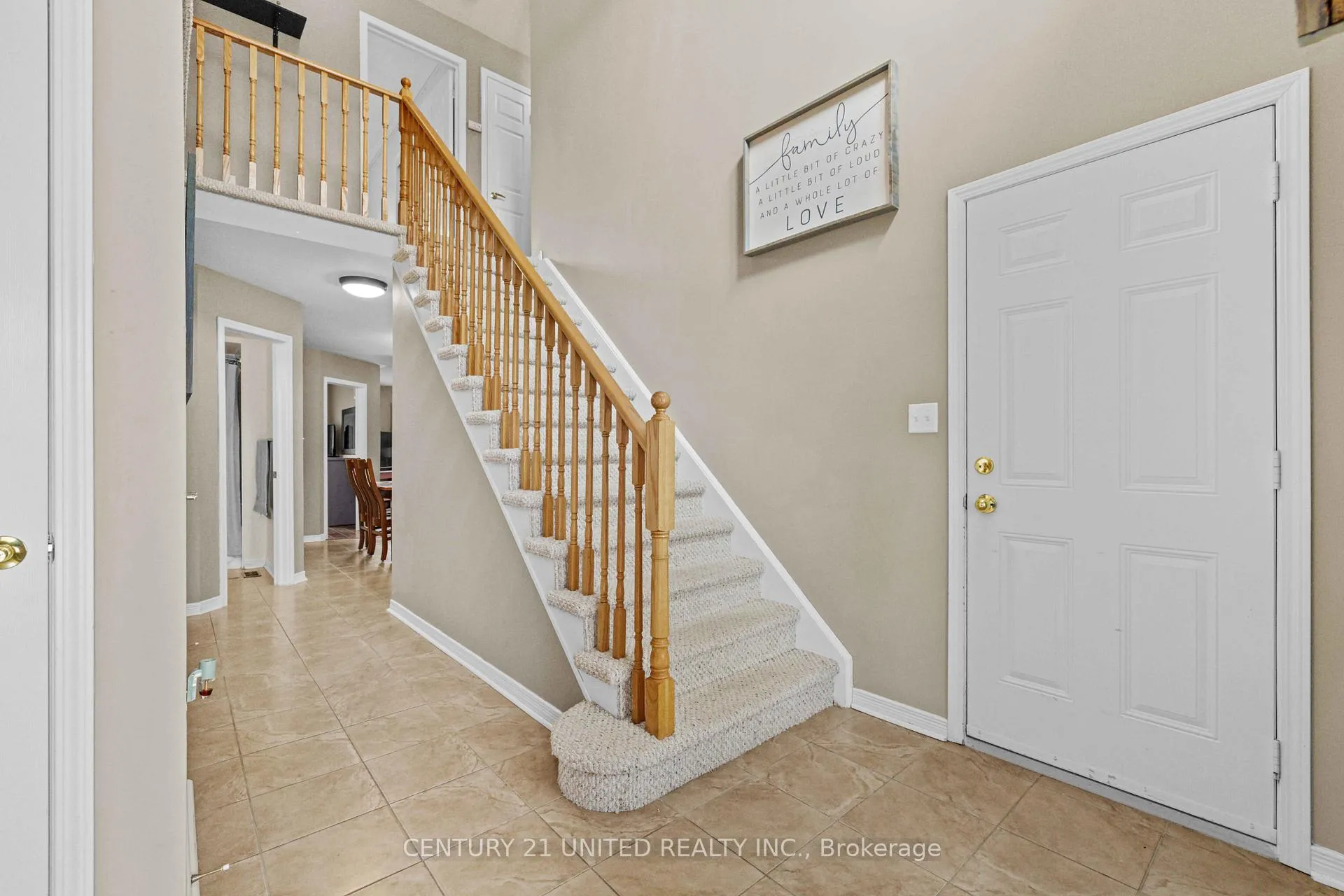 Photo 2 of 617 Tully Crescent, Peterborough, Monaghan Ward 2 — HOMEH