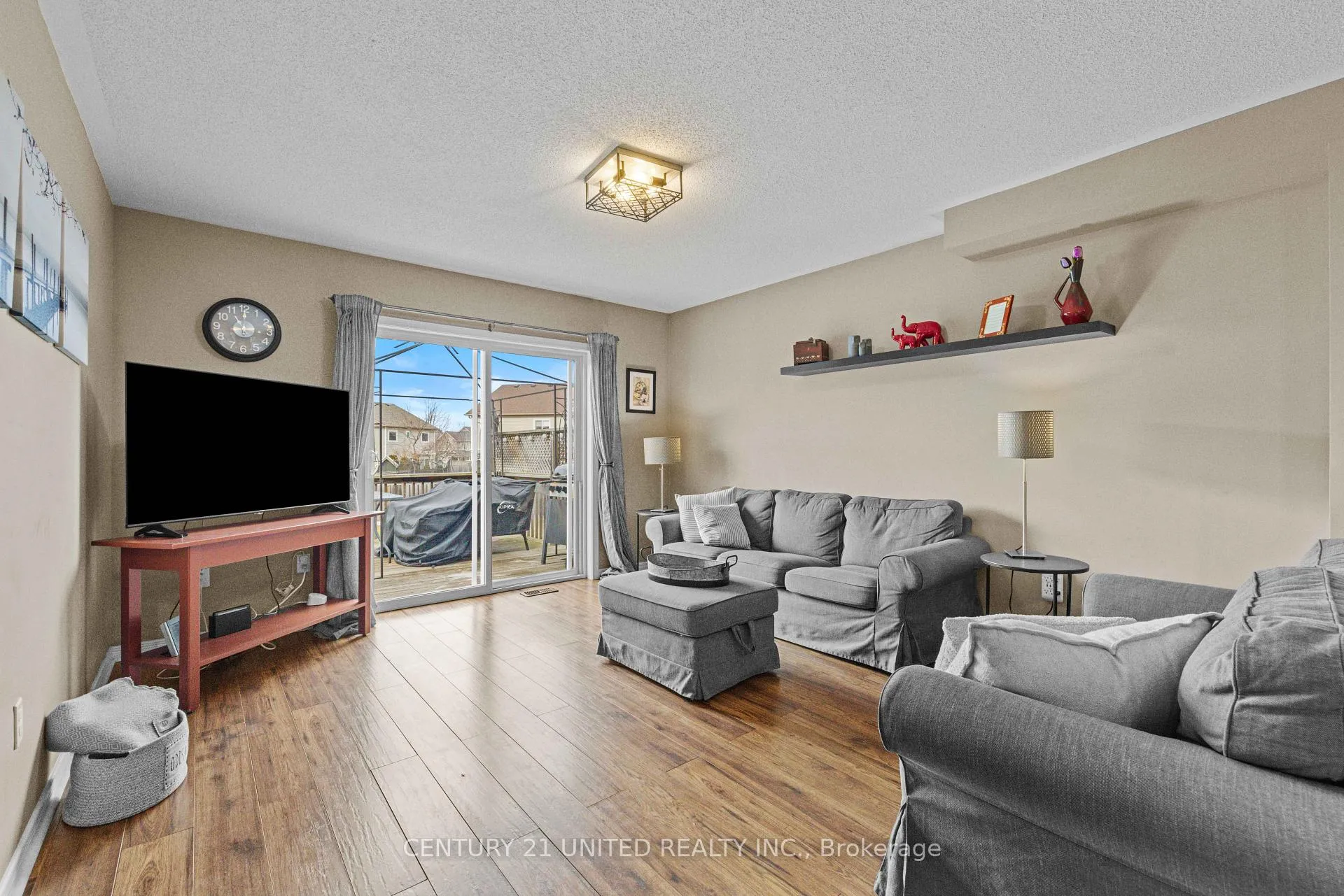 Photo 10 of 617 Tully Crescent, Peterborough, Monaghan Ward 2 — HOMEH