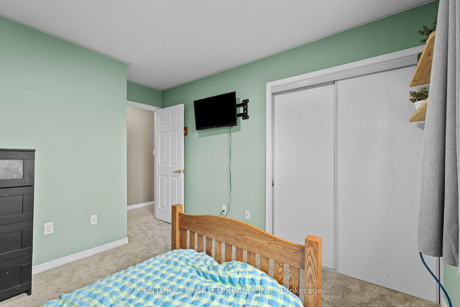 Photo 17 of 617 Tully Crescent, Peterborough, Monaghan Ward 2 — HOMEH