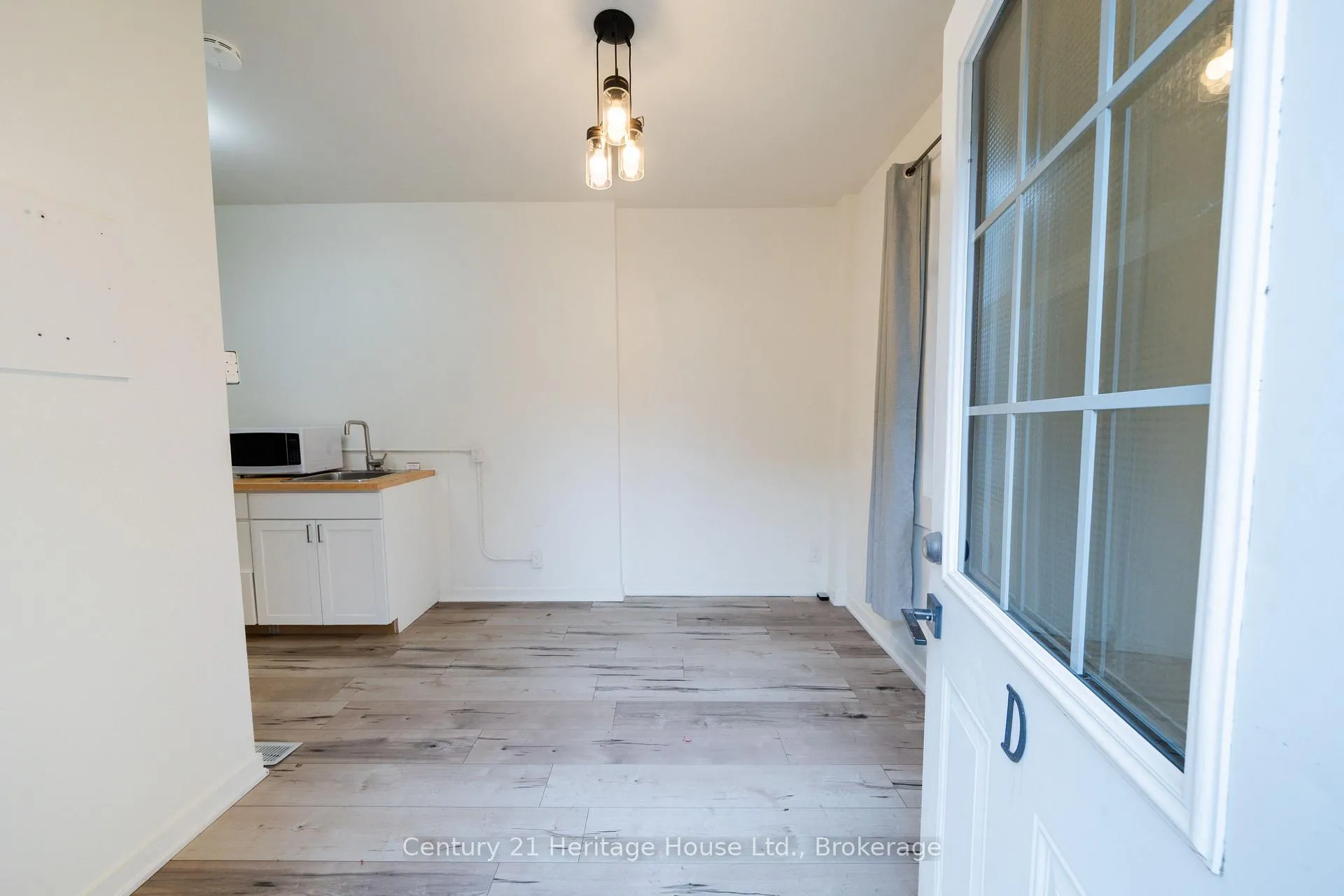 Photo 3 of Unit D, 210 Wilson Street, Hamilton, Landsdale — HOMEH