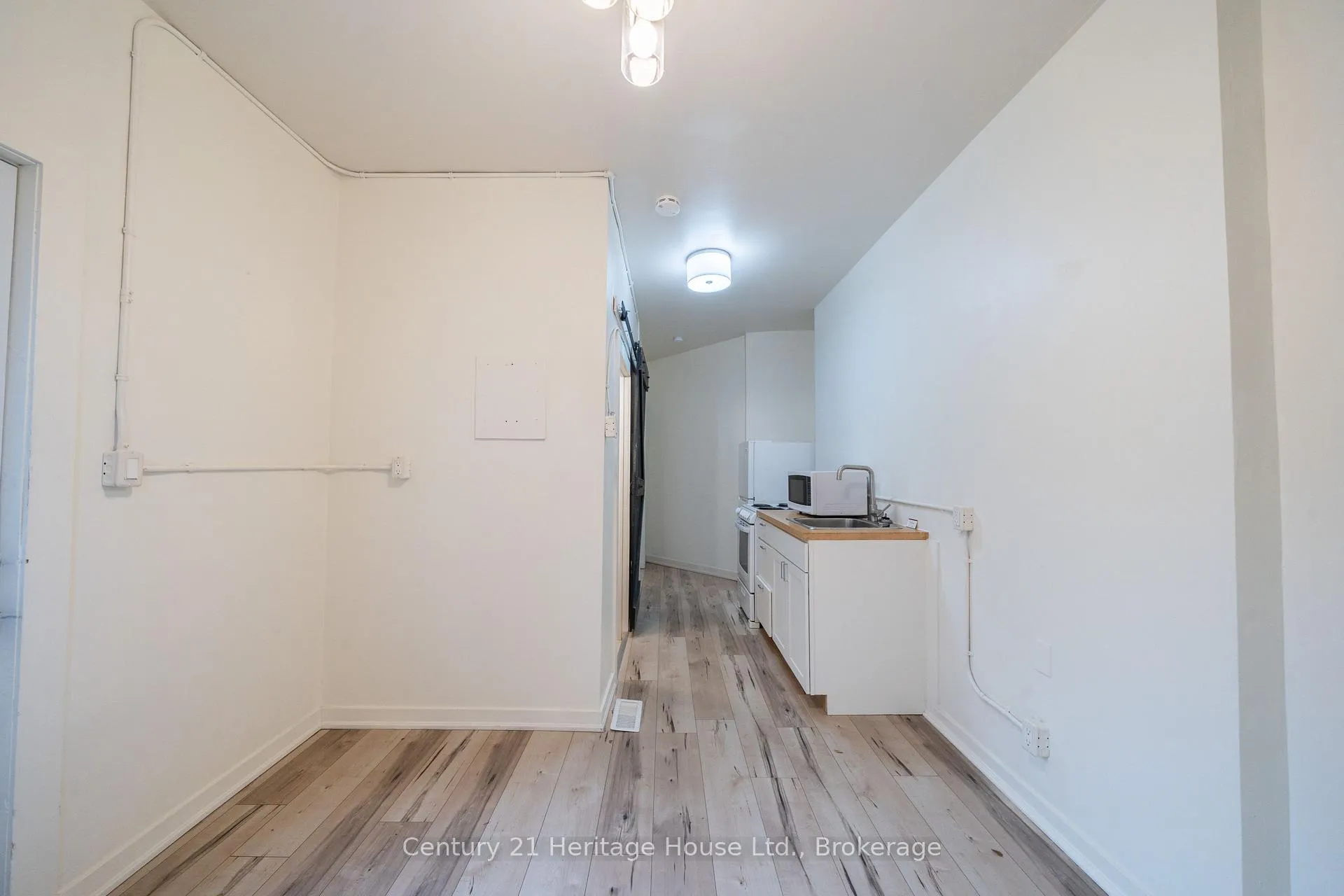 Photo 9 of Unit D, 210 Wilson Street, Hamilton, Landsdale — HOMEH