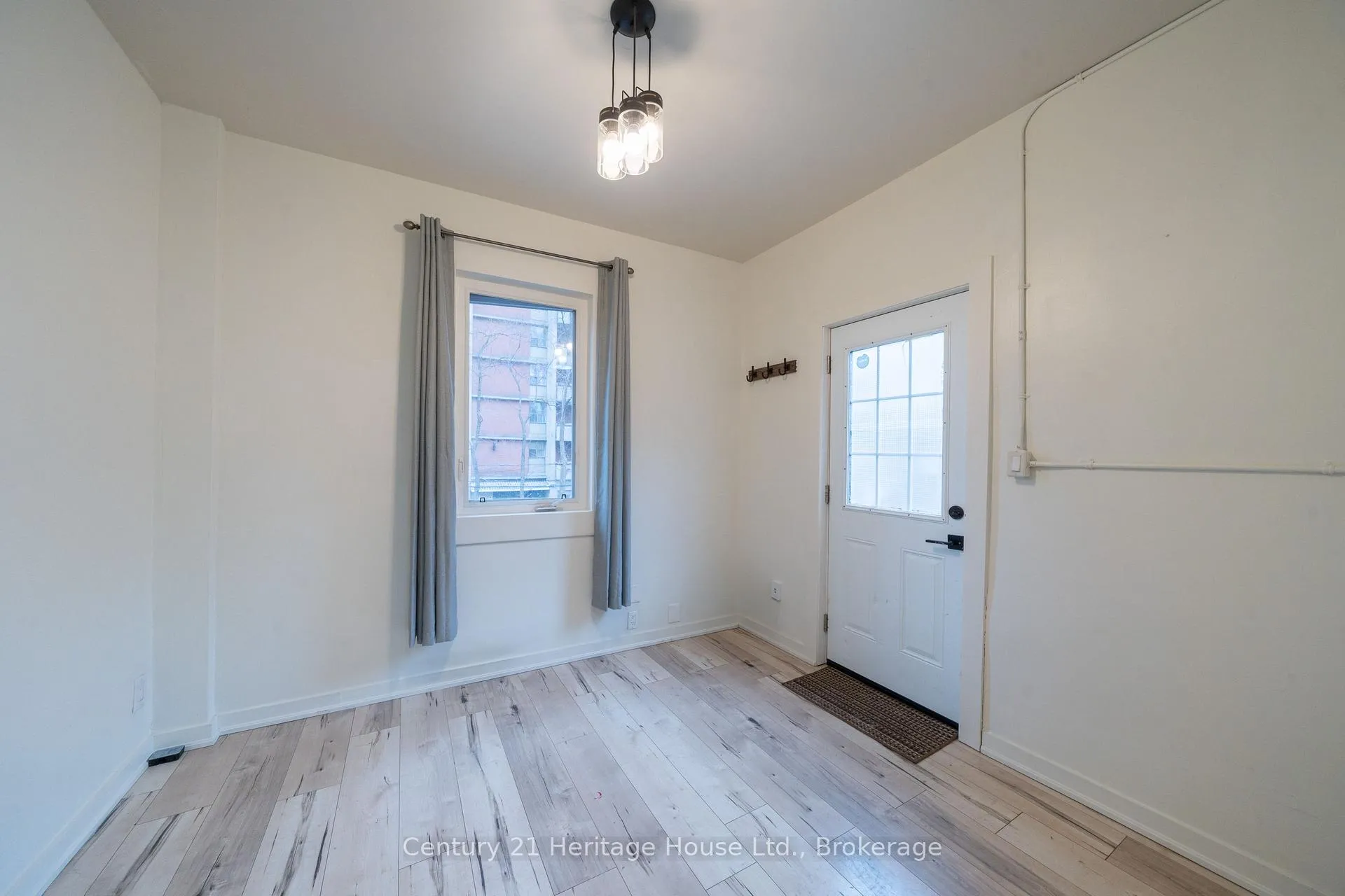 Photo 13 of Unit D, 210 Wilson Street, Hamilton, Landsdale — HOMEH