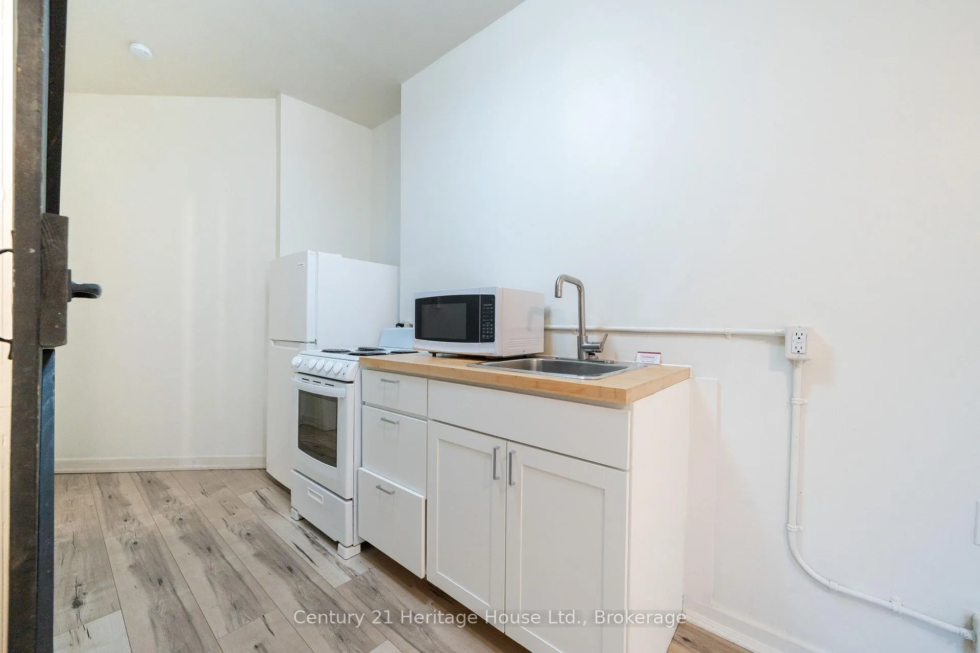 Photo 21 of Unit D, 210 Wilson Street, Hamilton, Landsdale — HOMEH
