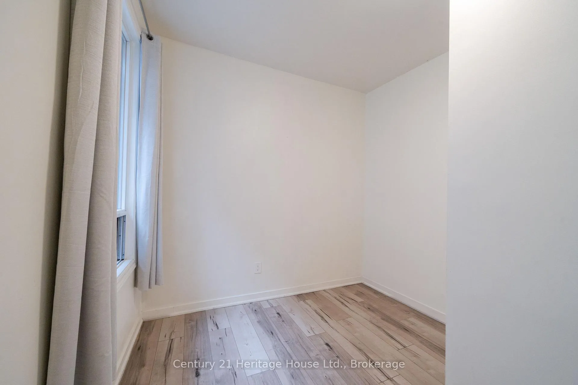 Photo 39 of Unit D, 210 Wilson Street, Hamilton, Landsdale — HOMEH