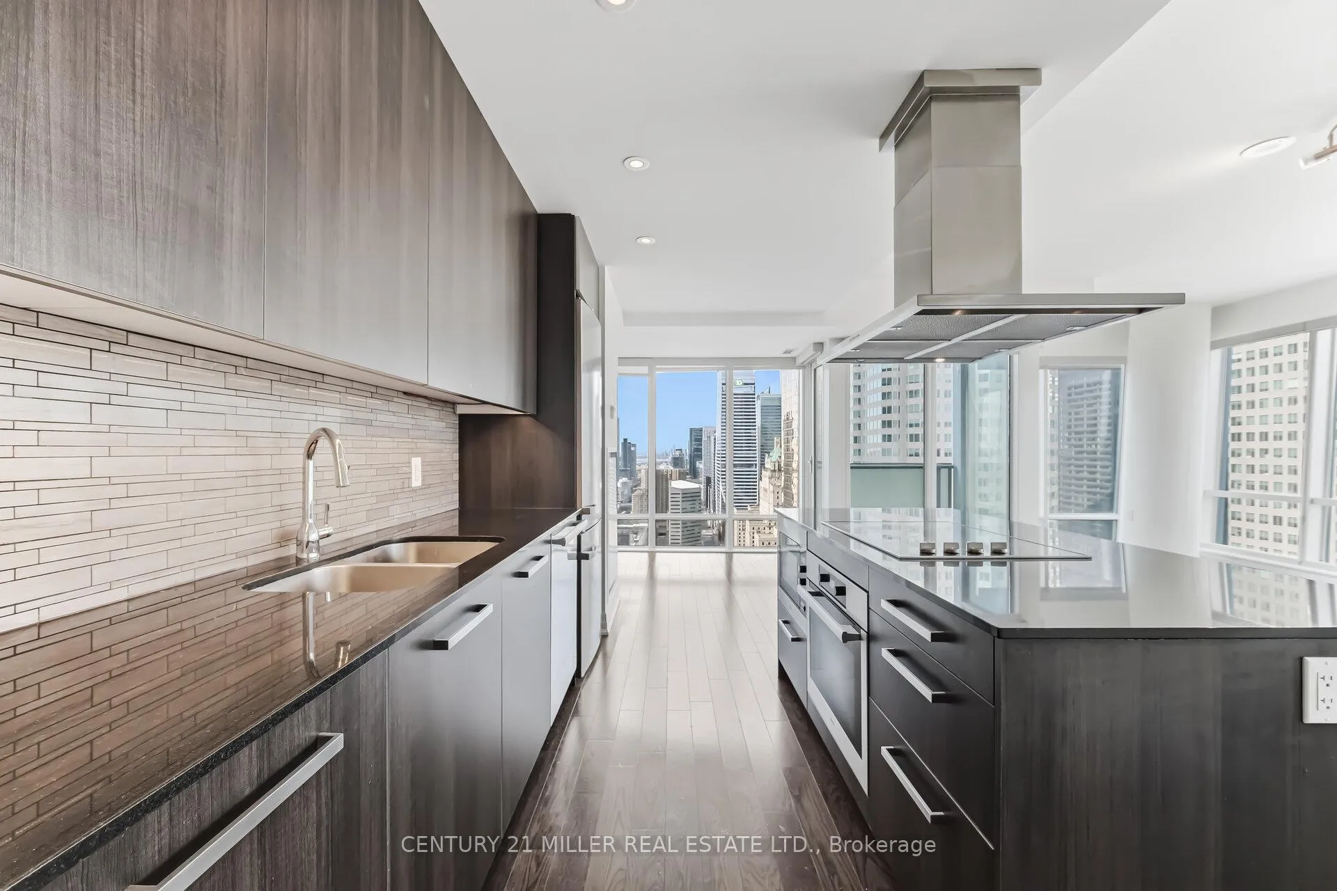 Photo 13 of Unit 3705, 8 The Esplanade, Toronto, Waterfront Communities — HOMEH