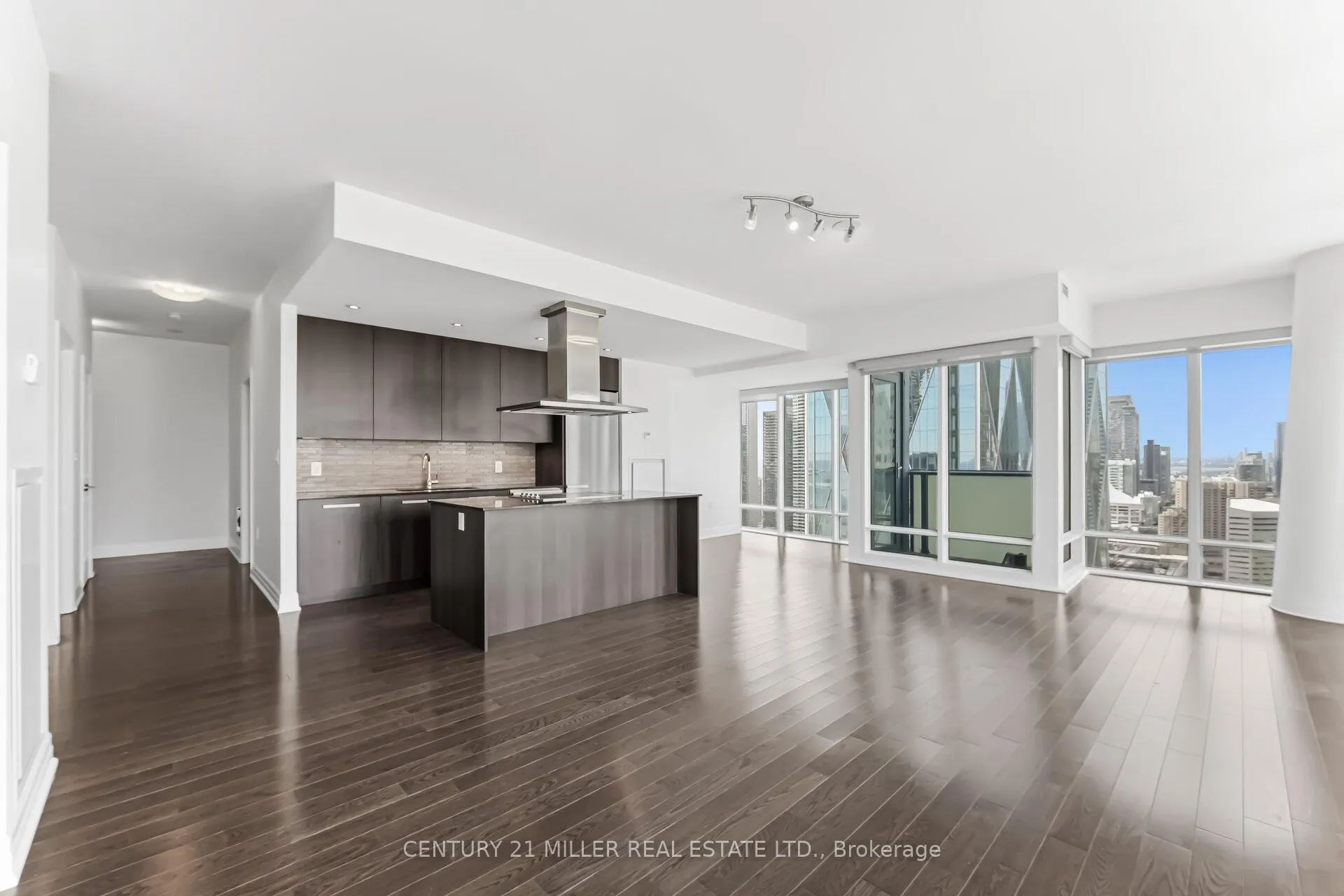 Photo 15 of Unit 3705, 8 The Esplanade, Toronto, Waterfront Communities — HOMEH