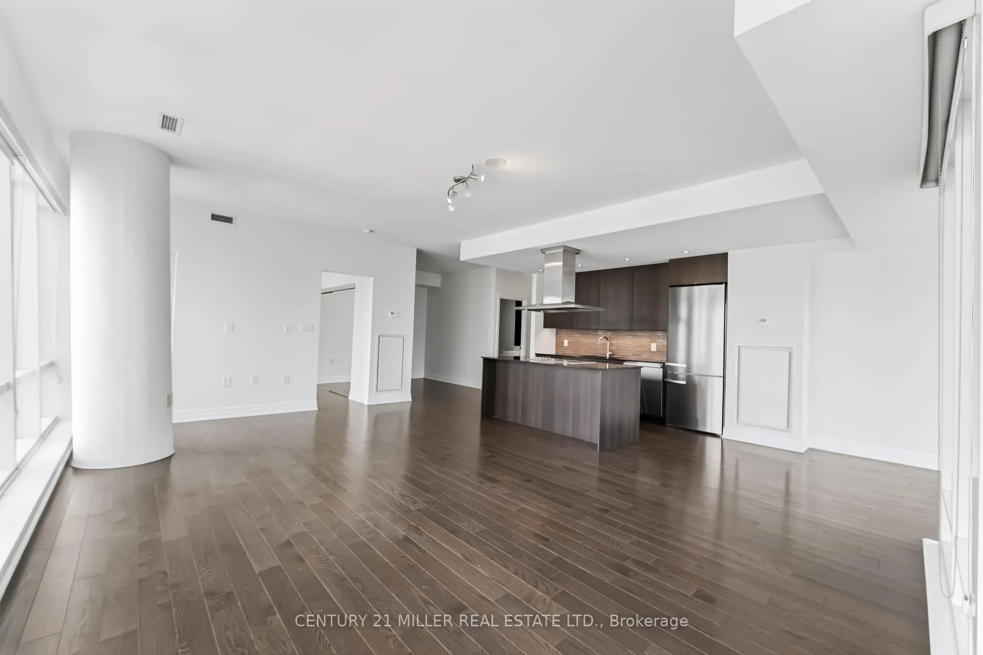 Photo 17 of Unit 3705, 8 The Esplanade, Toronto, Waterfront Communities — HOMEH