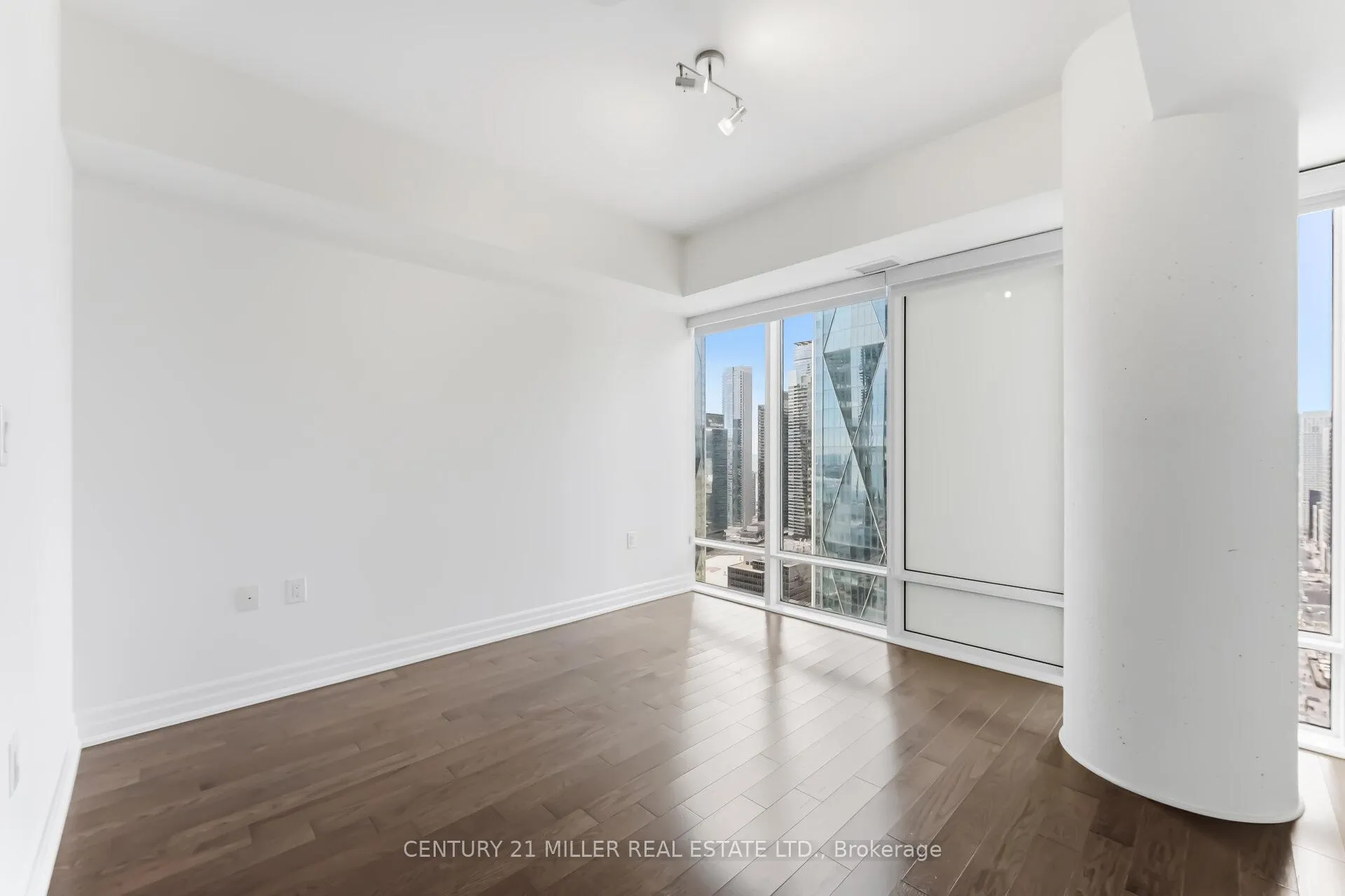 Photo 21 of Unit 3705, 8 The Esplanade, Toronto, Waterfront Communities — HOMEH