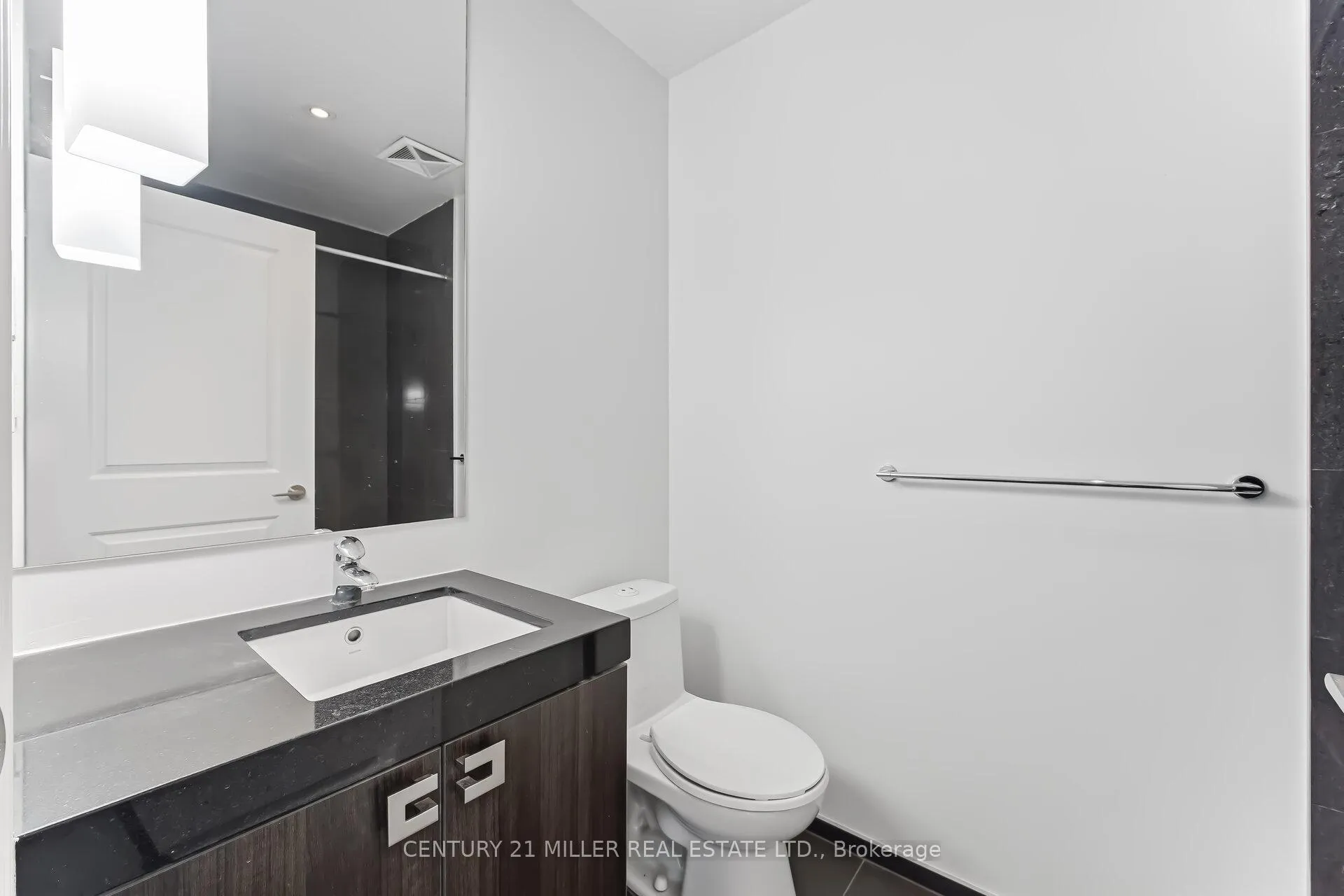 Photo 23 of Unit 3705, 8 The Esplanade, Toronto, Waterfront Communities — HOMEH