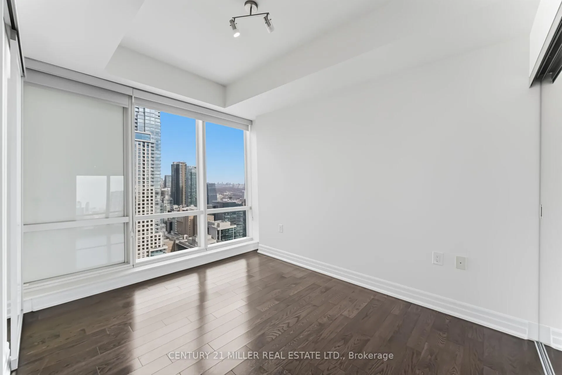 Photo 24 of Unit 3705, 8 The Esplanade, Toronto, Waterfront Communities — HOMEH