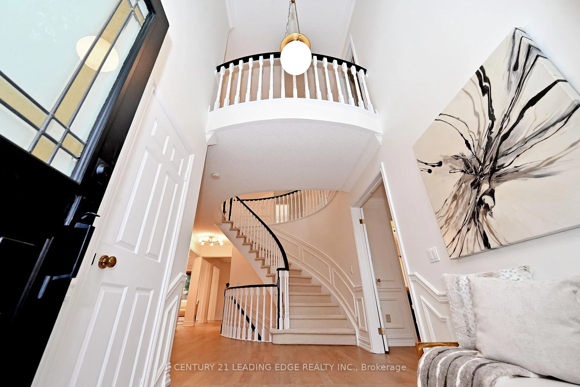Photo 6 of 22 Amberwood Court, Markham, Unionville — HOMEH
