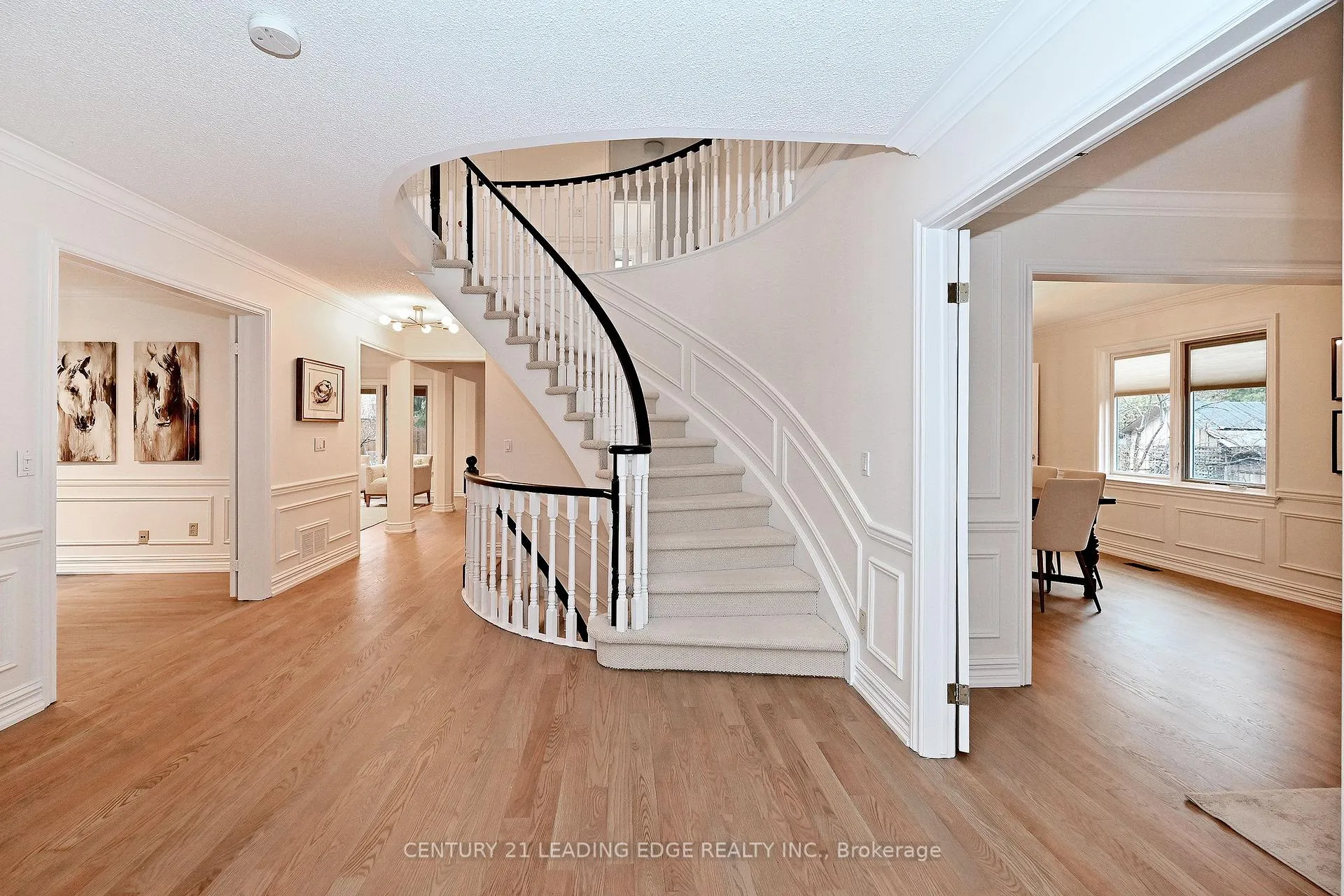 Photo 7 of 22 Amberwood Court, Markham, Unionville — HOMEH