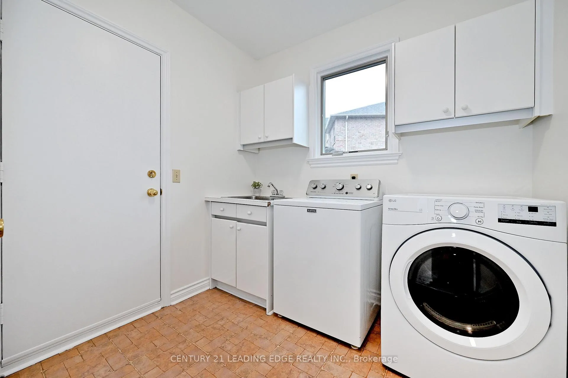 Photo 26 of 22 Amberwood Court, Markham, Unionville — HOMEH