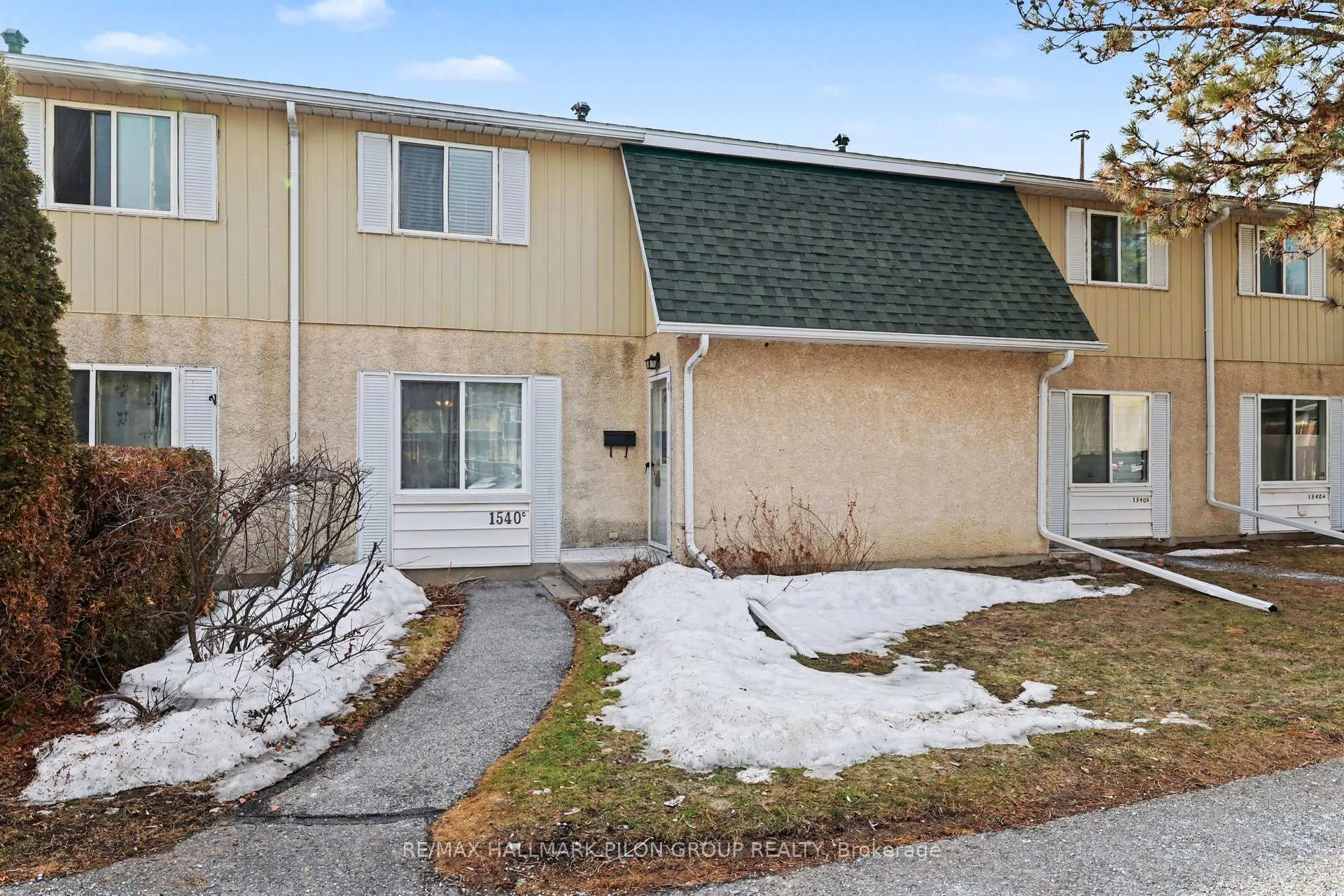 Front of Unit C, 1540 Beaverpond Drive