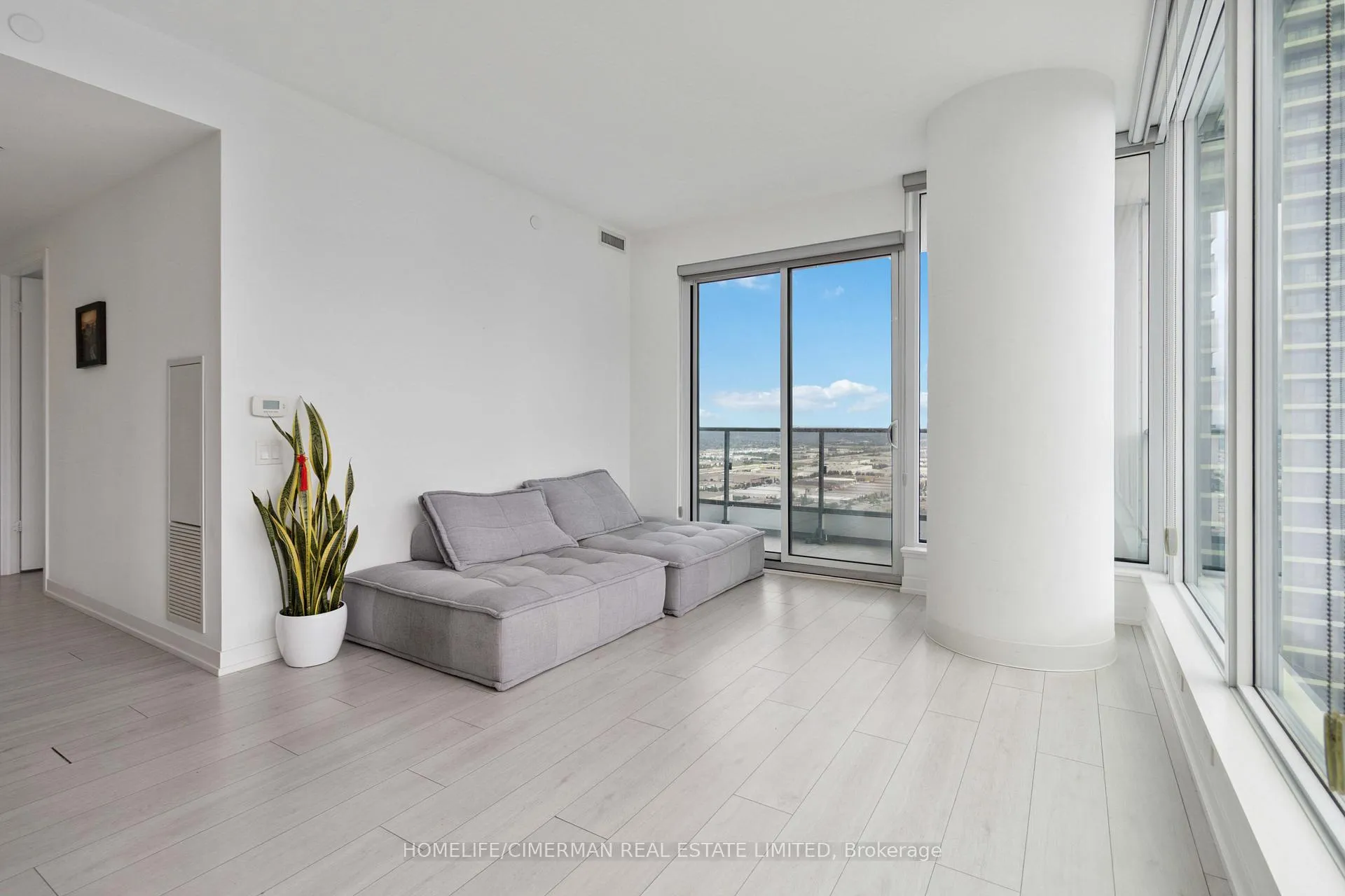 Photo 6 of Unit 4502, 5 Buttermill Avenue, Vaughan, Vaughan Corporate Centre — HOMEH