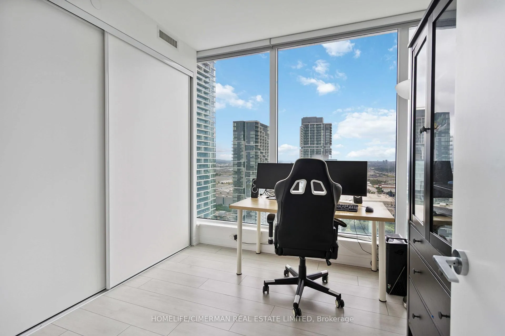 Photo 13 of Unit 4502, 5 Buttermill Avenue, Vaughan, Vaughan Corporate Centre — HOMEH