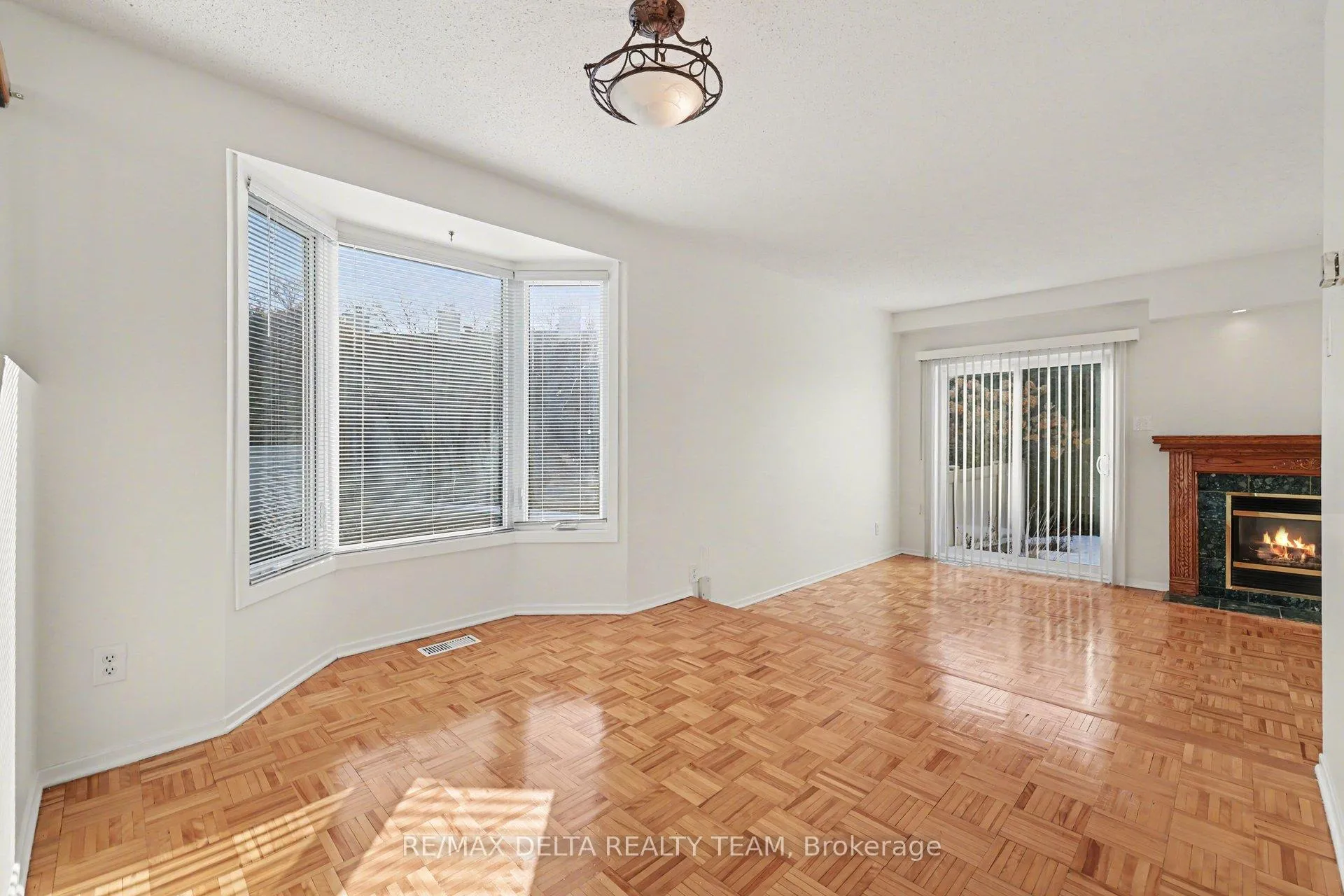 Photo 5 of 8A Millrise Lane, Ottawa, Centrepointe — HOMEH