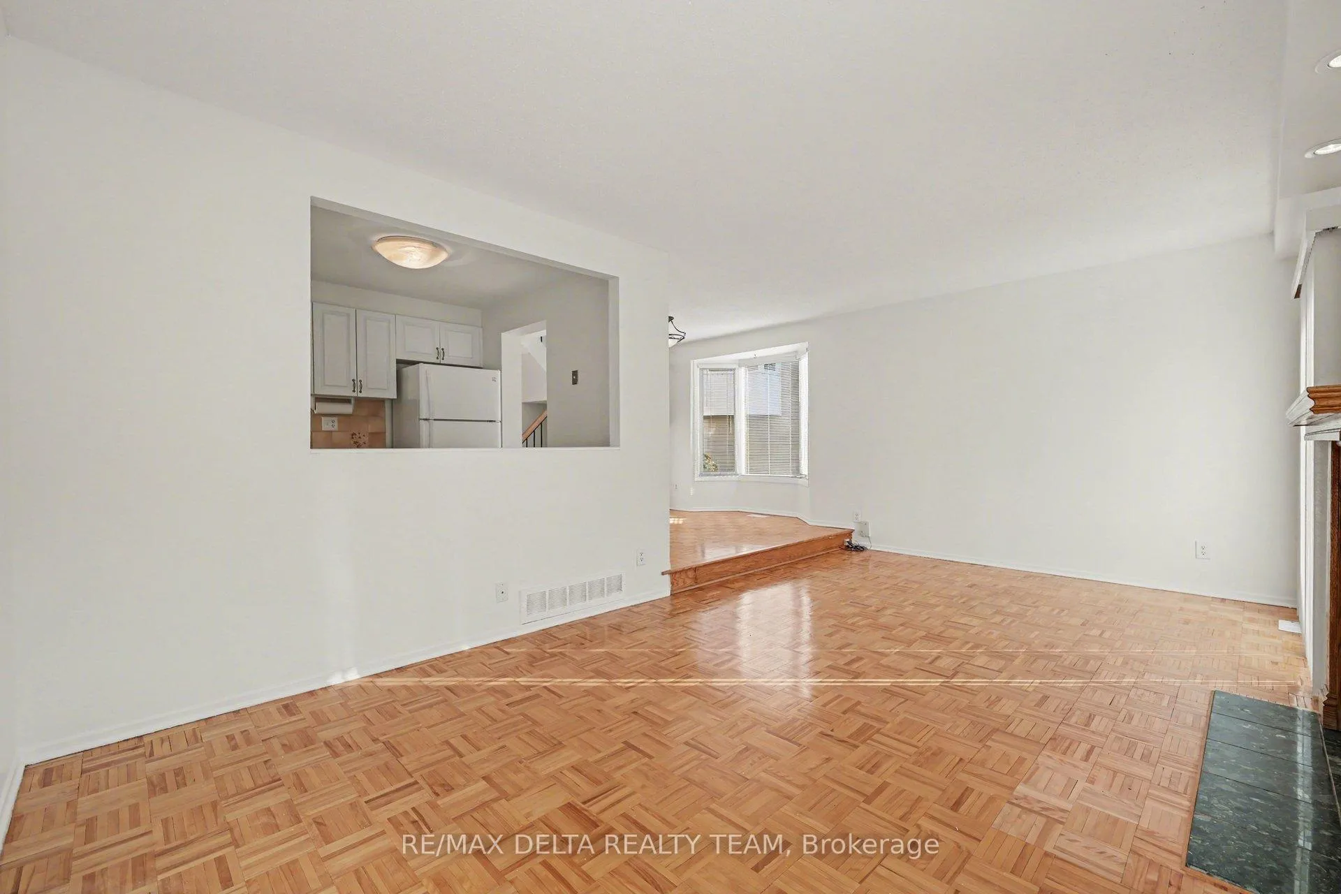 Photo 8 of 8A Millrise Lane, Ottawa, Centrepointe — HOMEH