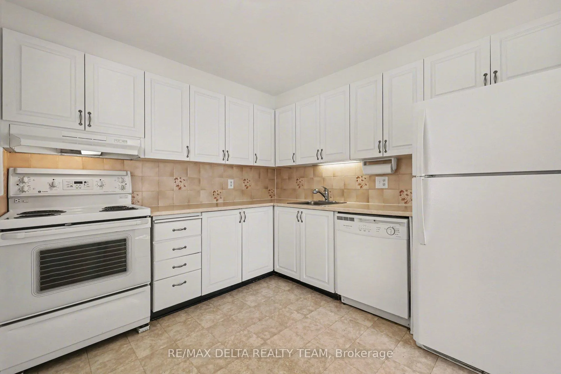 Photo 14 of 8A Millrise Lane, Ottawa, Centrepointe — HOMEH