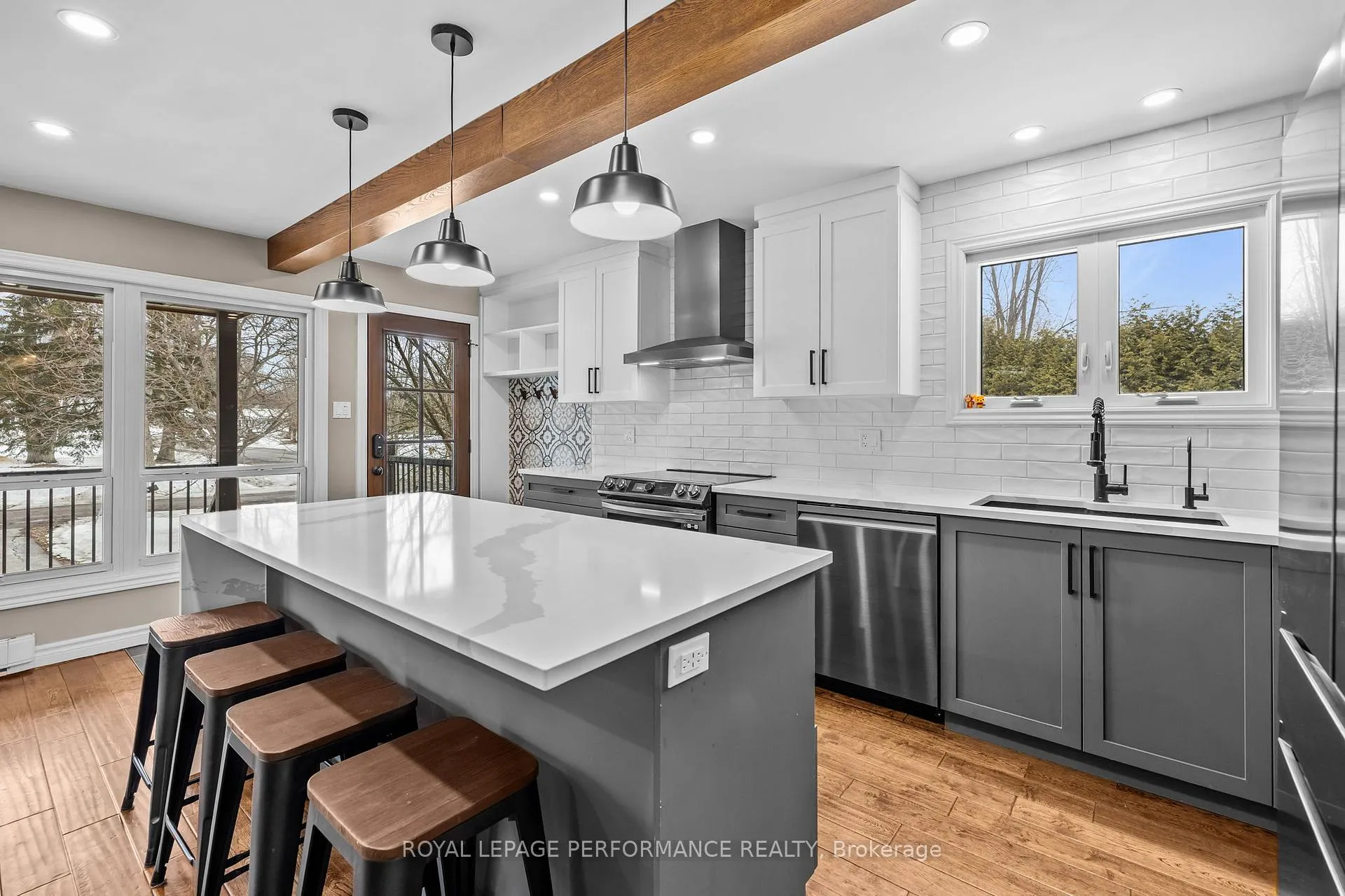 Photo 6 of 1113 Armstrong Road, Ottawa, Cumberland Estates — HOMEH