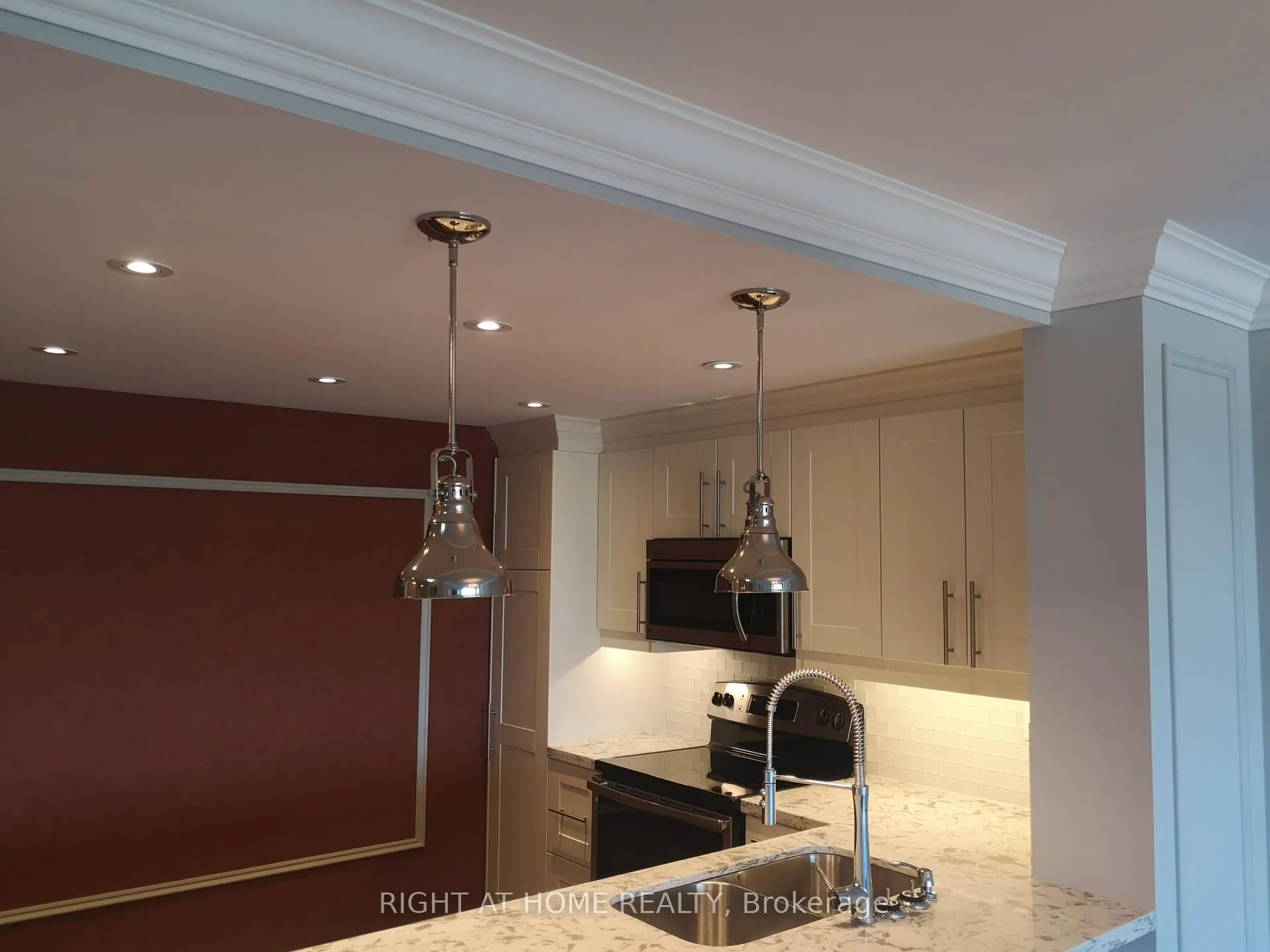 Photo 12 of Unit 1102, 7440 Bathurst Street, Vaughan, Brownridge — HOMEH
