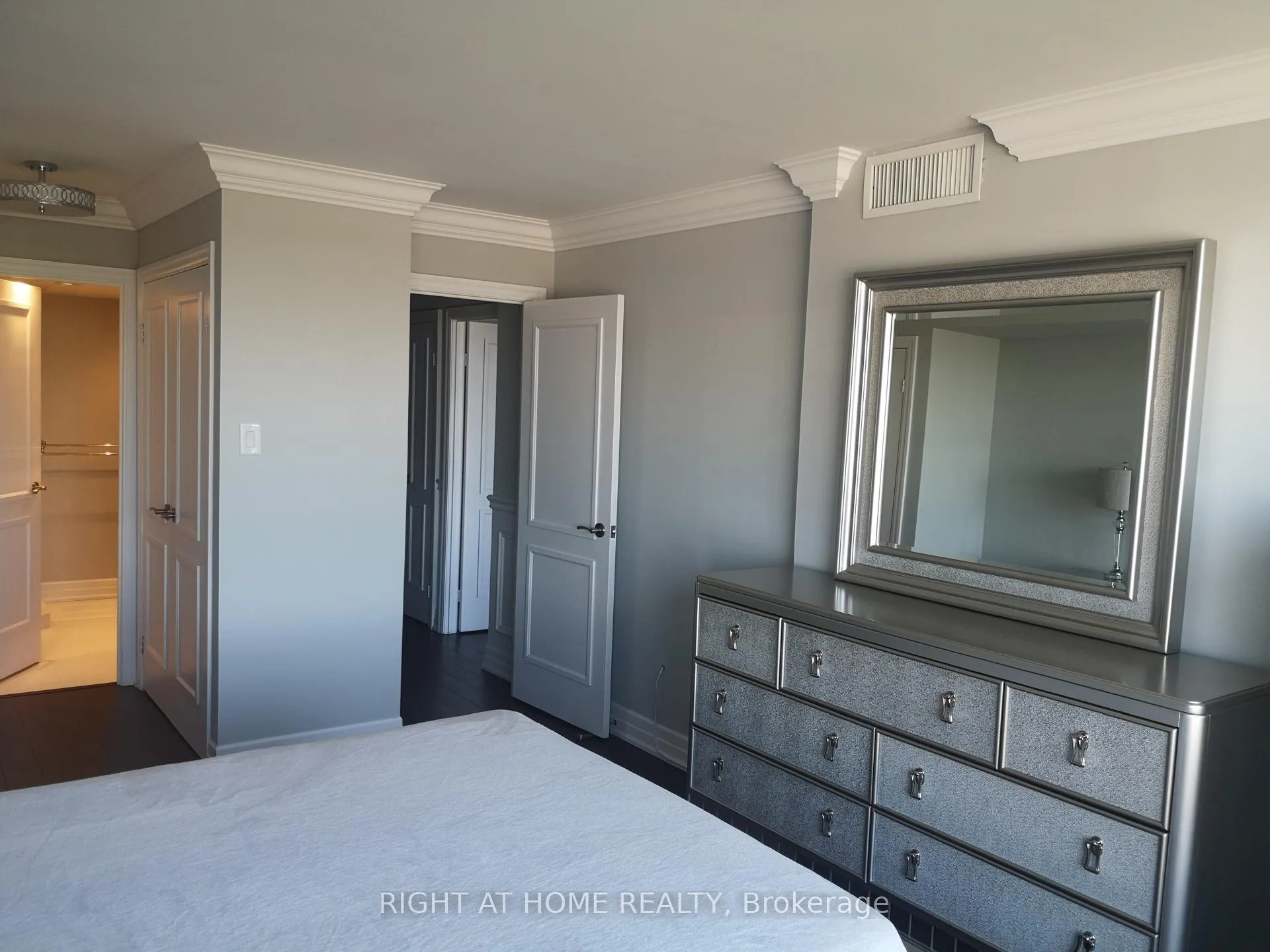 Photo 14 of Unit 1102, 7440 Bathurst Street, Vaughan, Brownridge — HOMEH