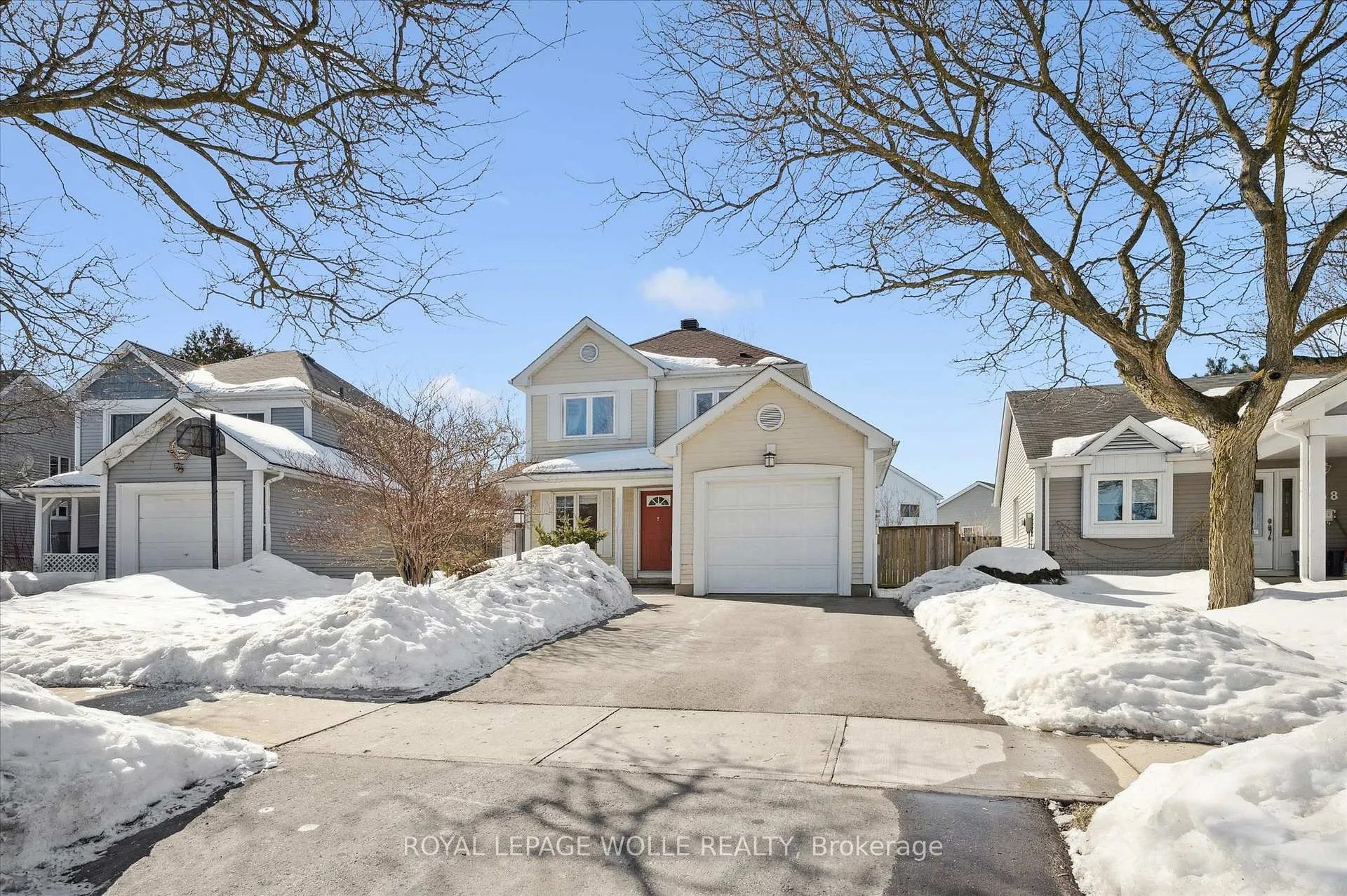 Photo 2 of 536 Westvale Drive, Waterloo — HOMEH