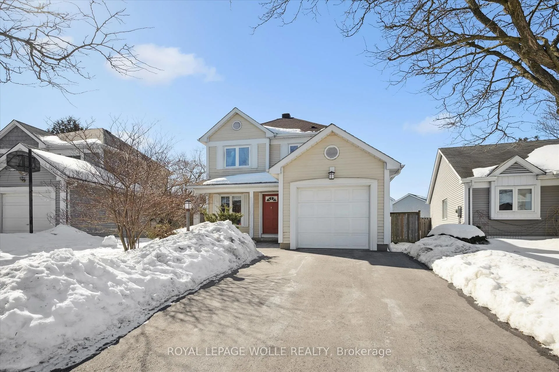 Photo 3 of 536 Westvale Drive, Waterloo — HOMEH
