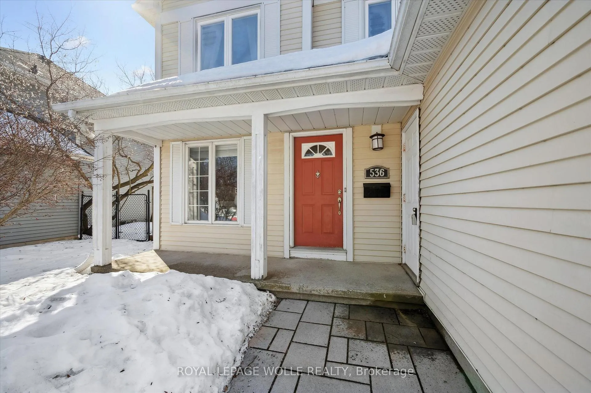 Photo 4 of 536 Westvale Drive, Waterloo — HOMEH