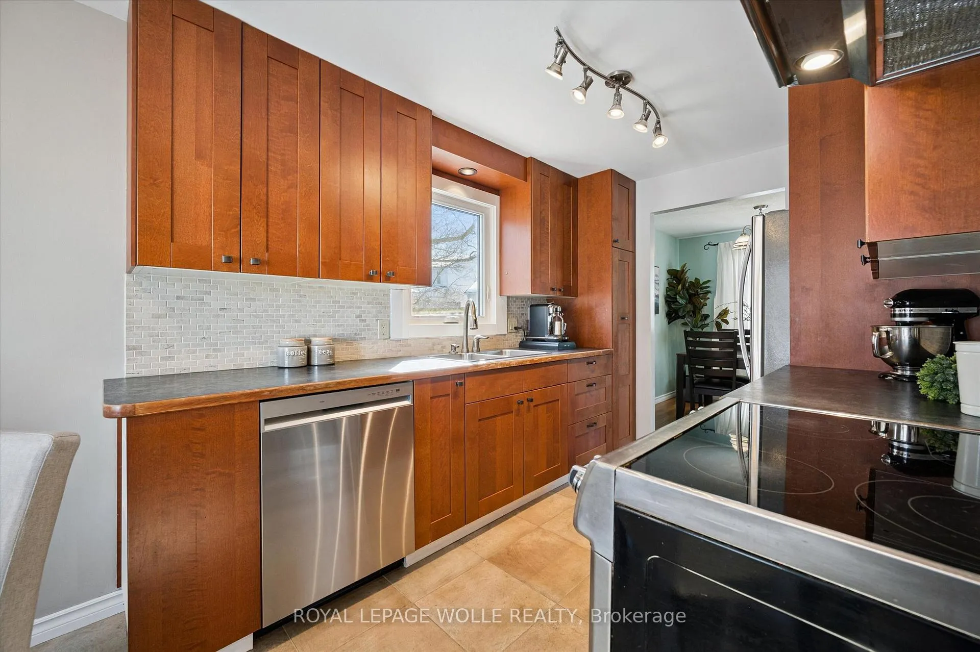 Photo 9 of 536 Westvale Drive, Waterloo — HOMEH