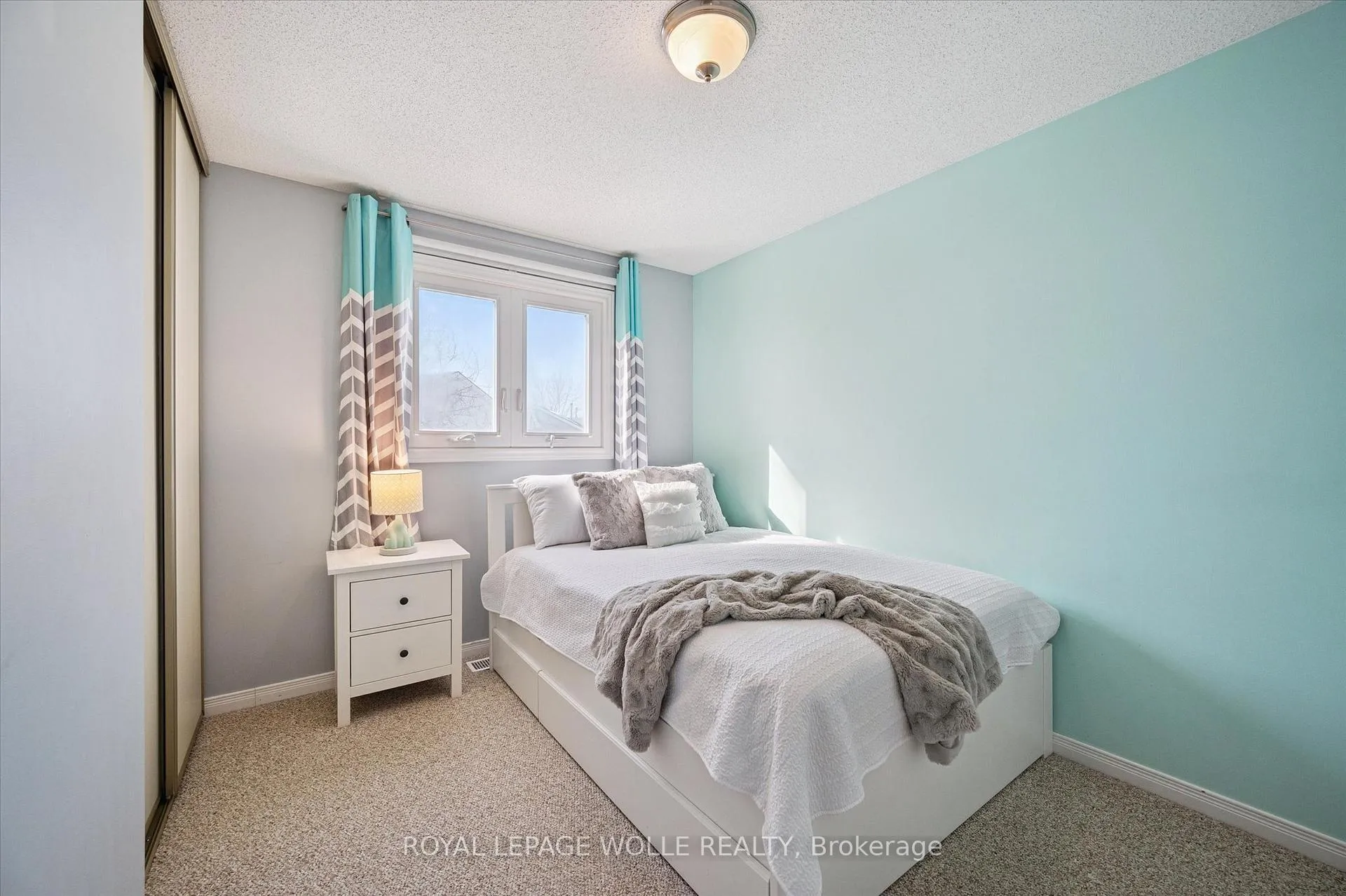 Photo 17 of 536 Westvale Drive, Waterloo — HOMEH