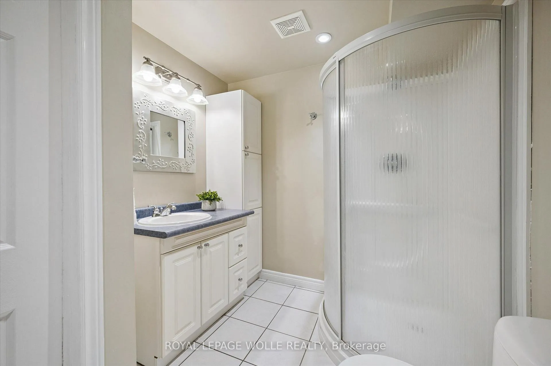 Photo 23 of 536 Westvale Drive, Waterloo — HOMEH