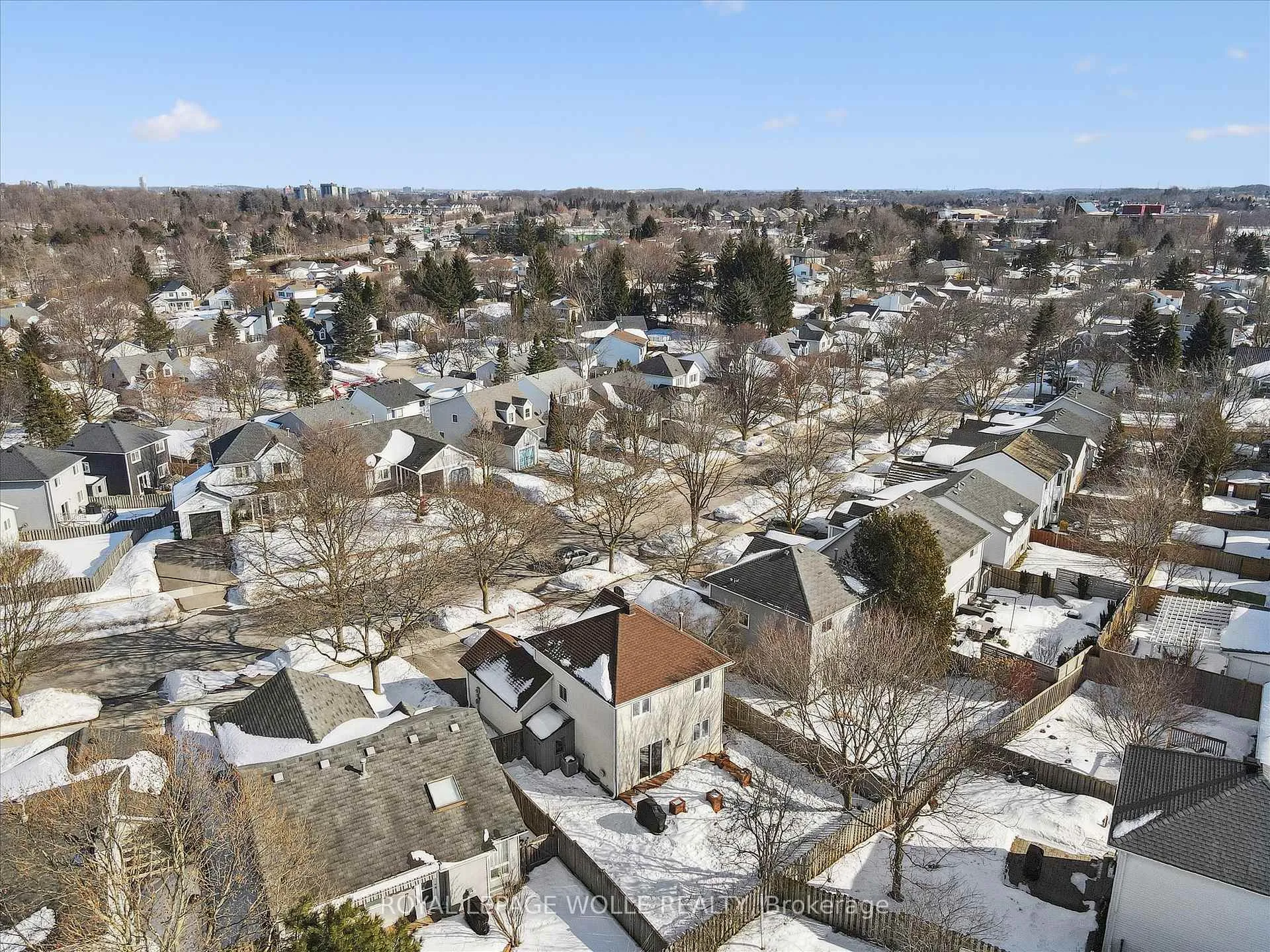 Photo 32 of 536 Westvale Drive, Waterloo — HOMEH