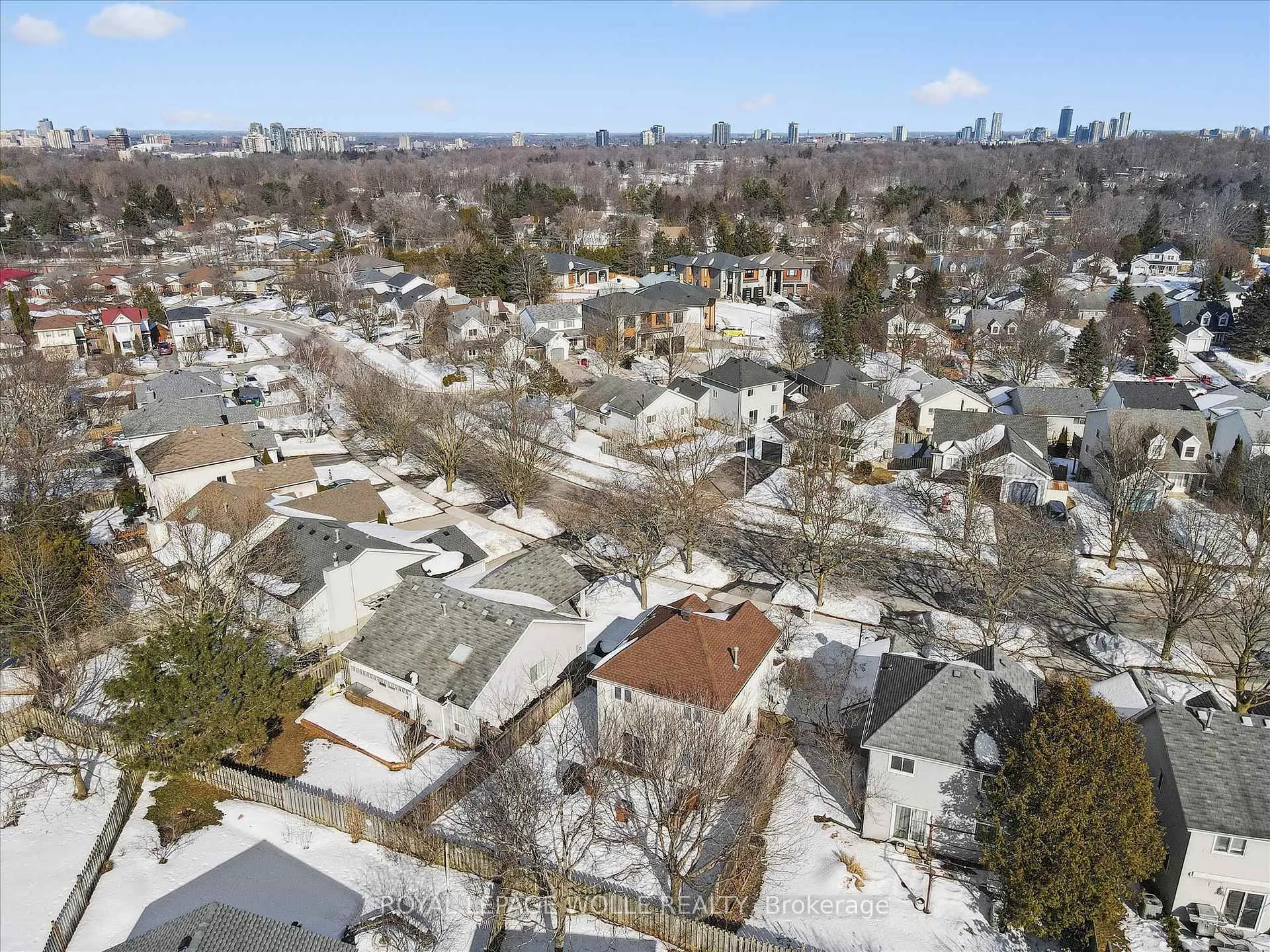 Photo 33 of 536 Westvale Drive, Waterloo — HOMEH