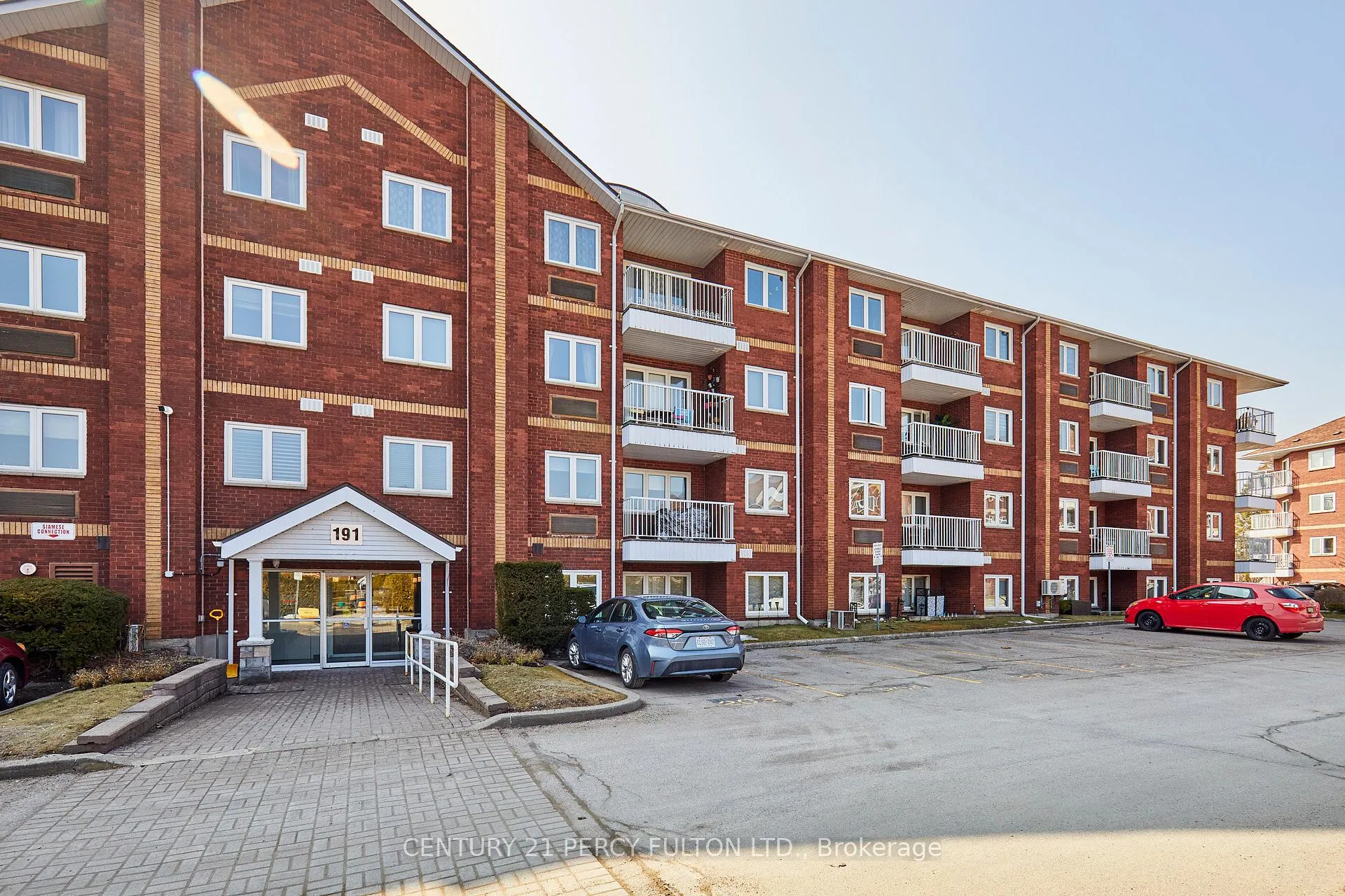 Photo 3 of Unit 201, 191 Lake Driveway, Ajax, South West — HOMEH
