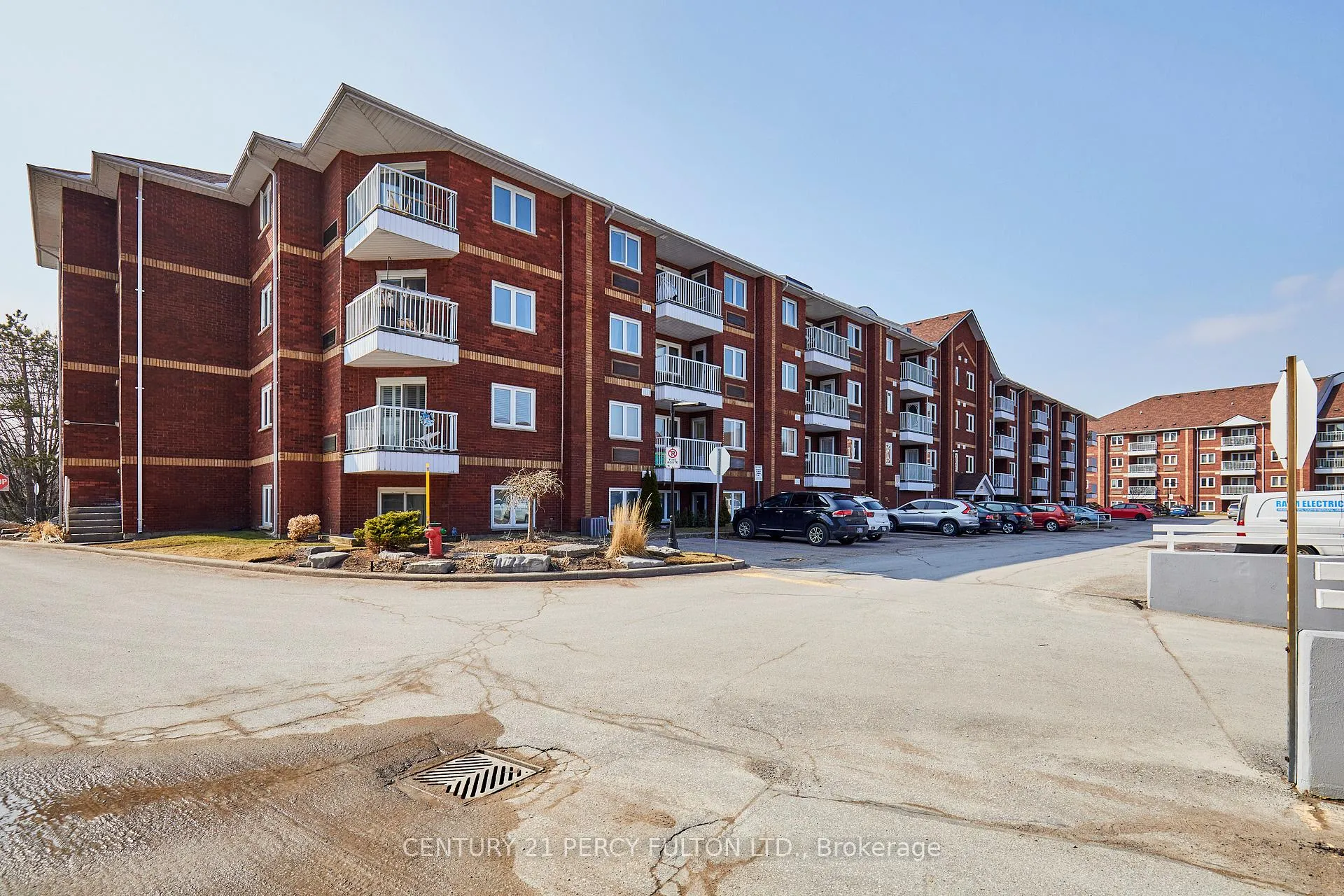 Photo 5 of Unit 201, 191 Lake Driveway, Ajax, South West — HOMEH