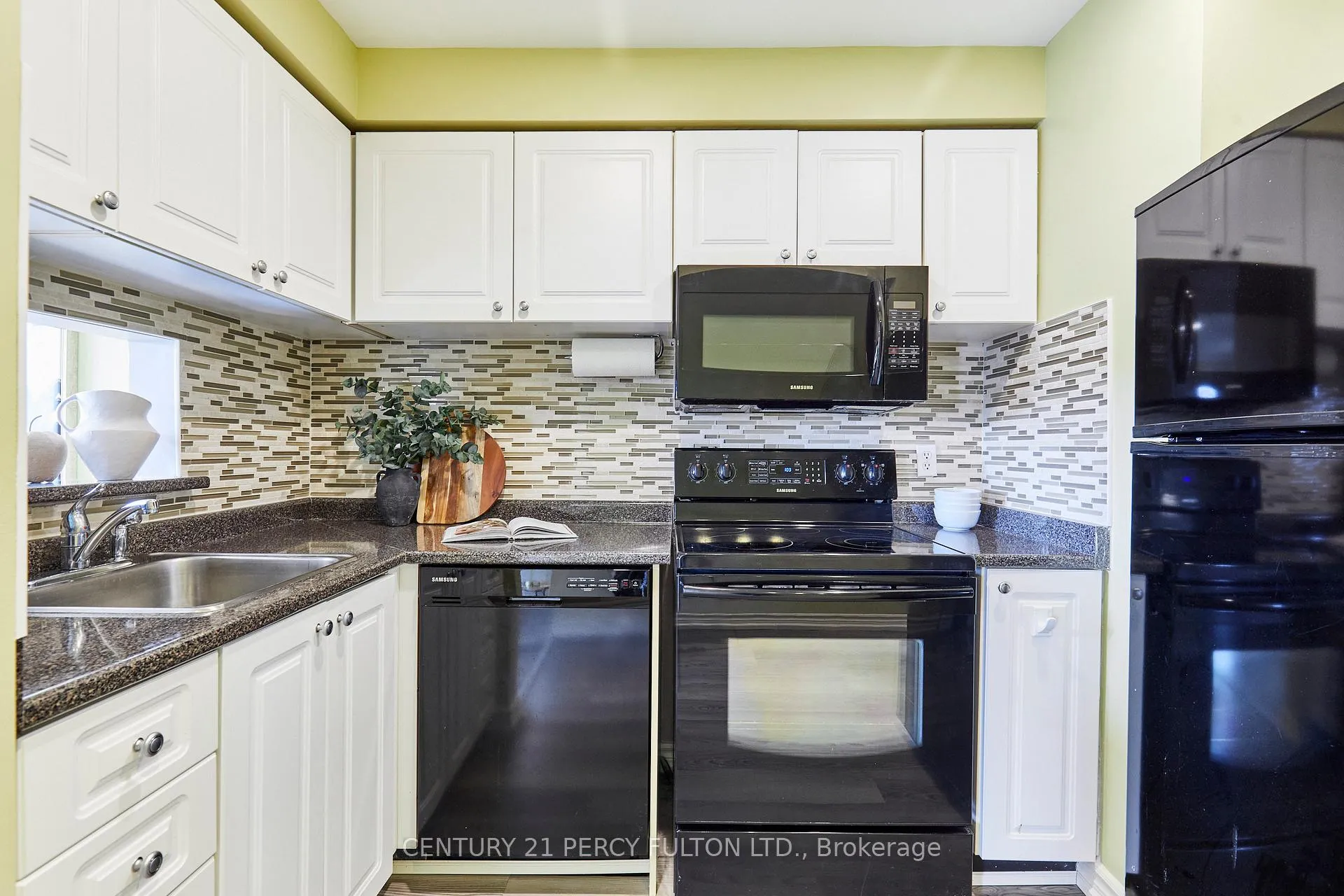 Photo 7 of Unit 201, 191 Lake Driveway, Ajax, South West — HOMEH