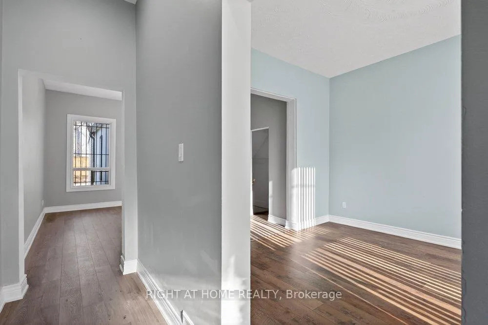 Photo 4 of 141 Ray Street N, Hamilton, Strathcona — HOMEH