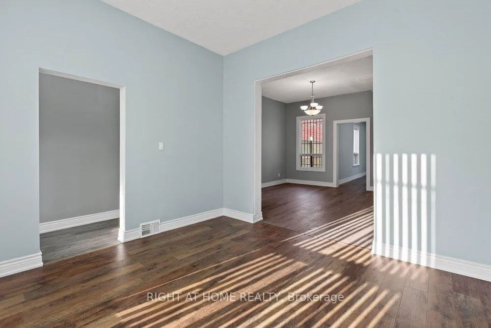 Photo 7 of 141 Ray Street N, Hamilton, Strathcona — HOMEH