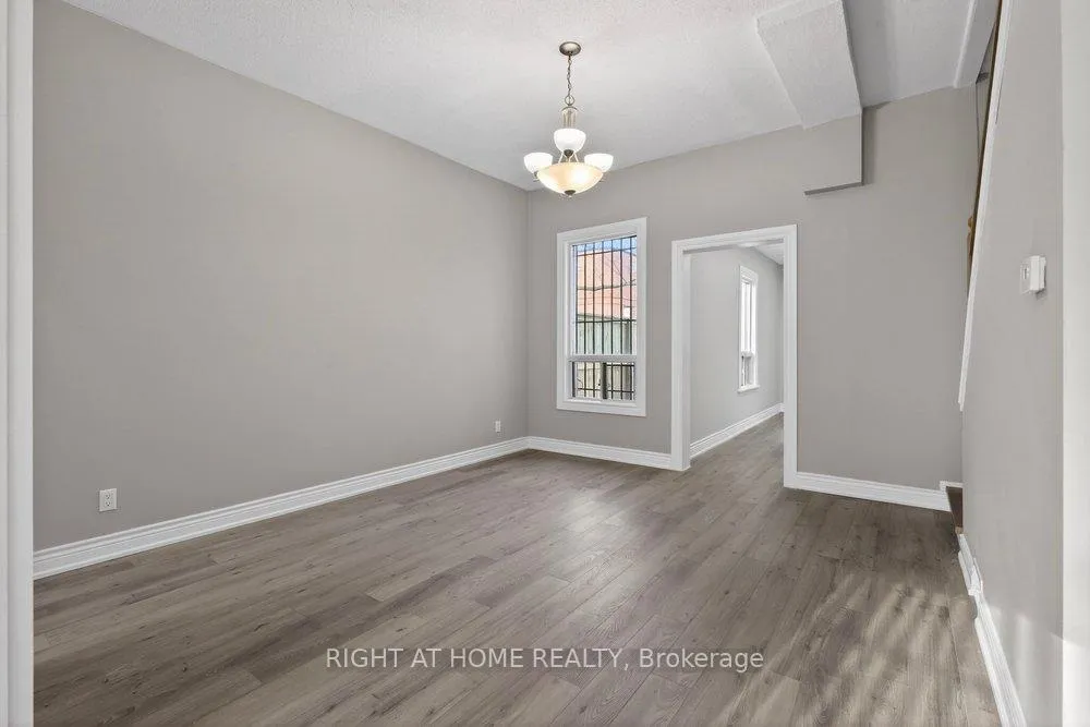 Photo 11 of 141 Ray Street N, Hamilton, Strathcona — HOMEH