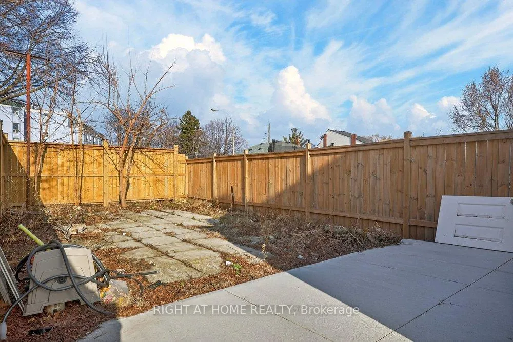 Photo 35 of 141 Ray Street N, Hamilton, Strathcona — HOMEH