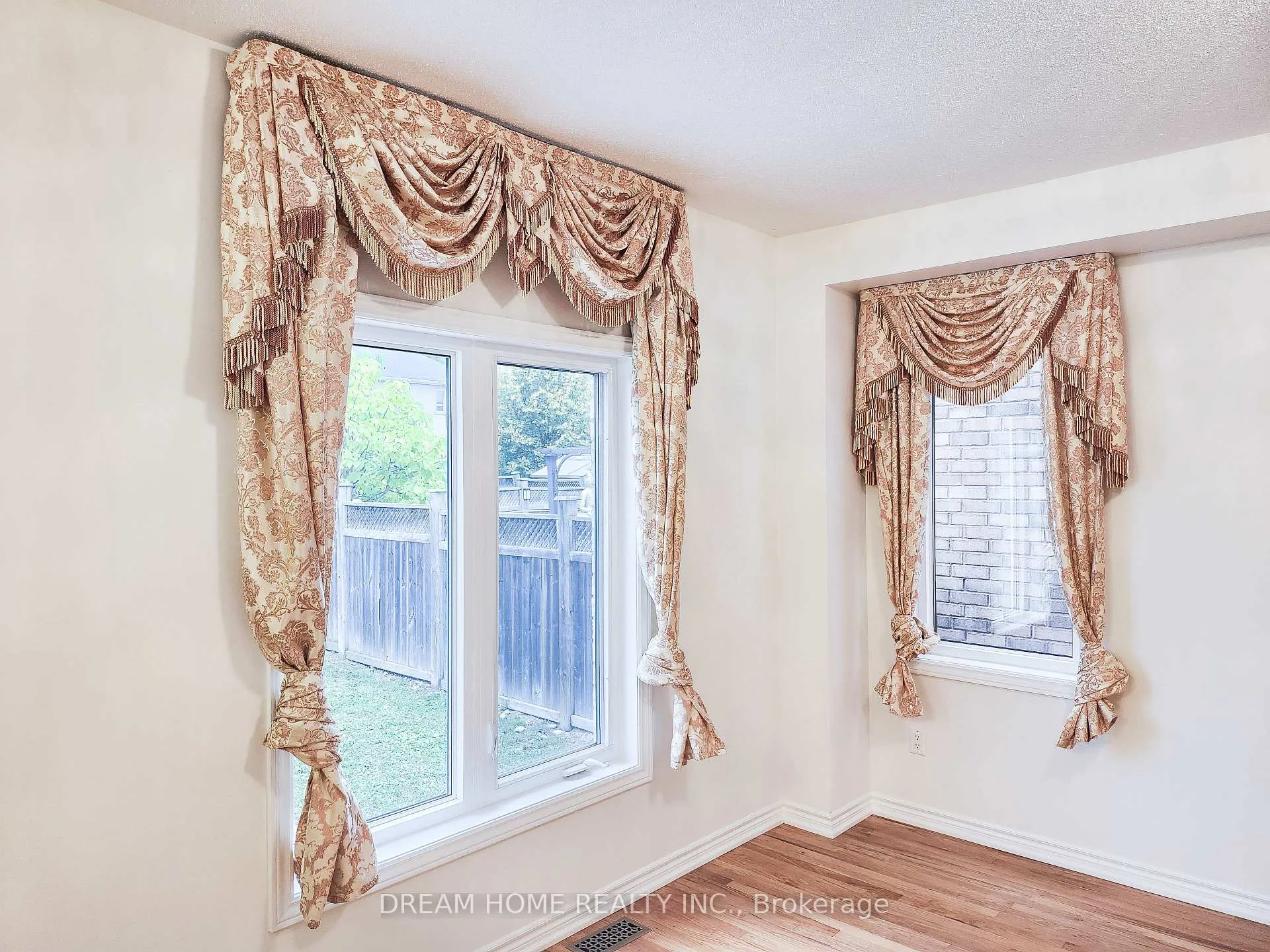 Photo 7 of 269 Helen Avenue, Markham, Village Green-South Unionville — HOMEH