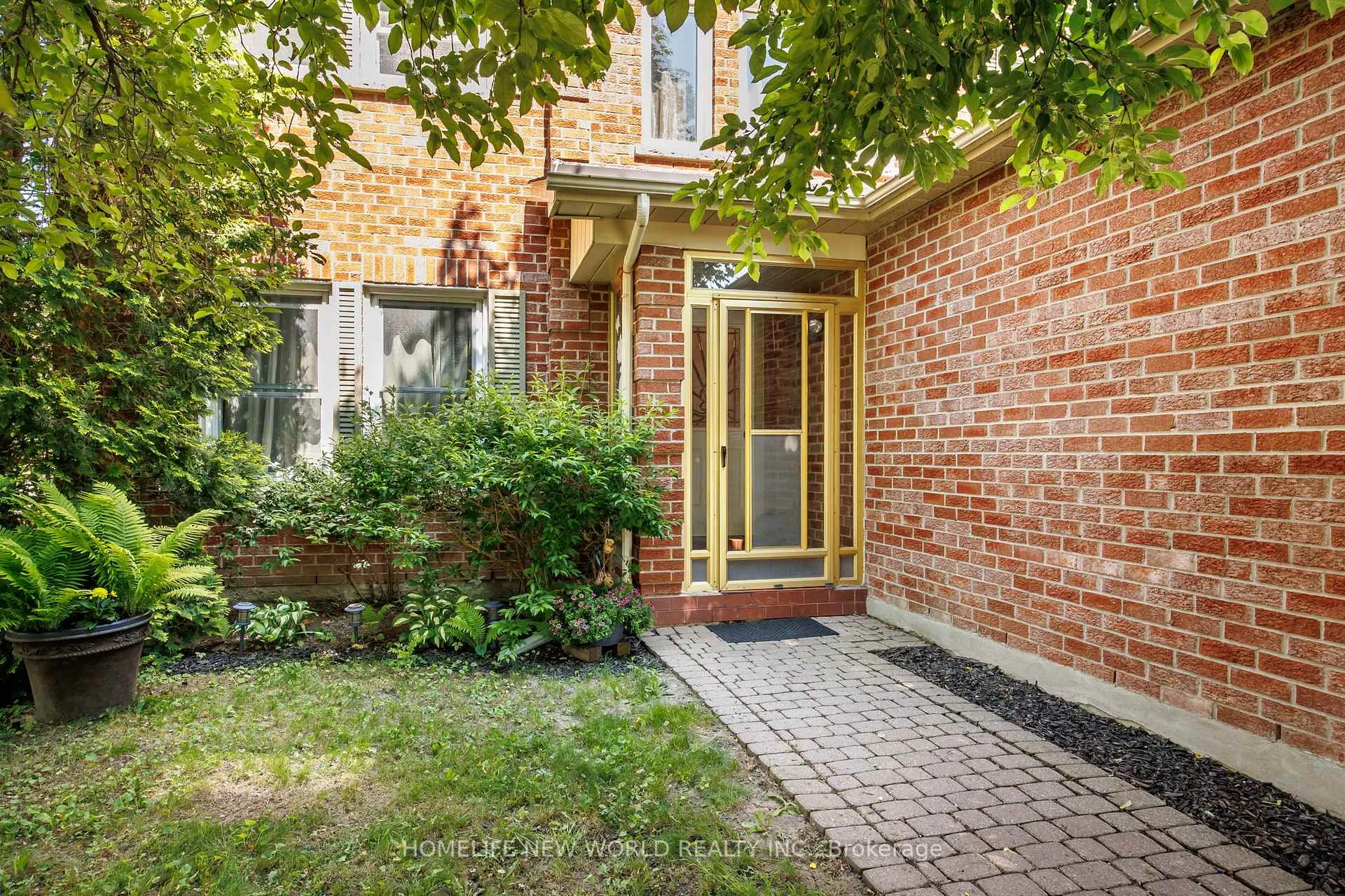 Photo 4 of 158 Murray Drive, Aurora, Aurora Highlands — HOMEH
