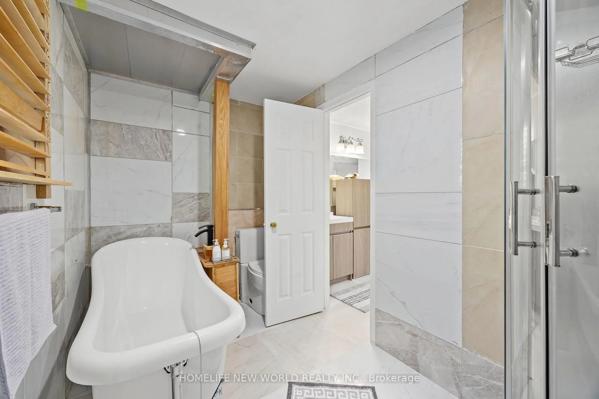 Photo 20 of 158 Murray Drive, Aurora, Aurora Highlands — HOMEH