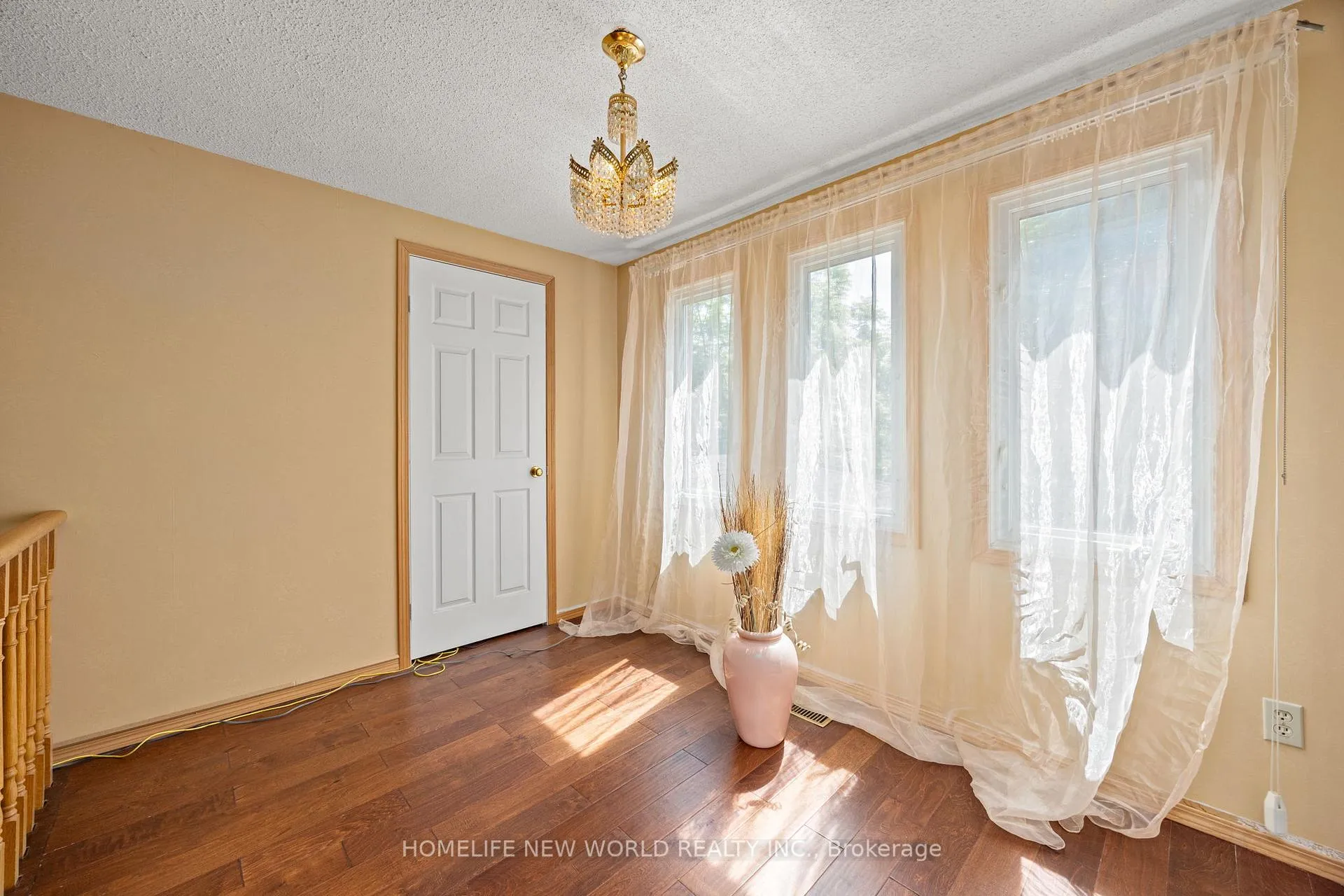 Photo 23 of 158 Murray Drive, Aurora, Aurora Highlands — HOMEH