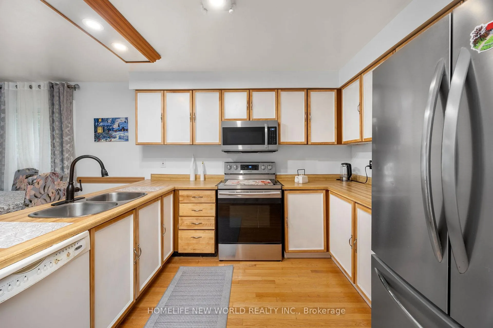 Photo 32 of 158 Murray Drive, Aurora, Aurora Highlands — HOMEH