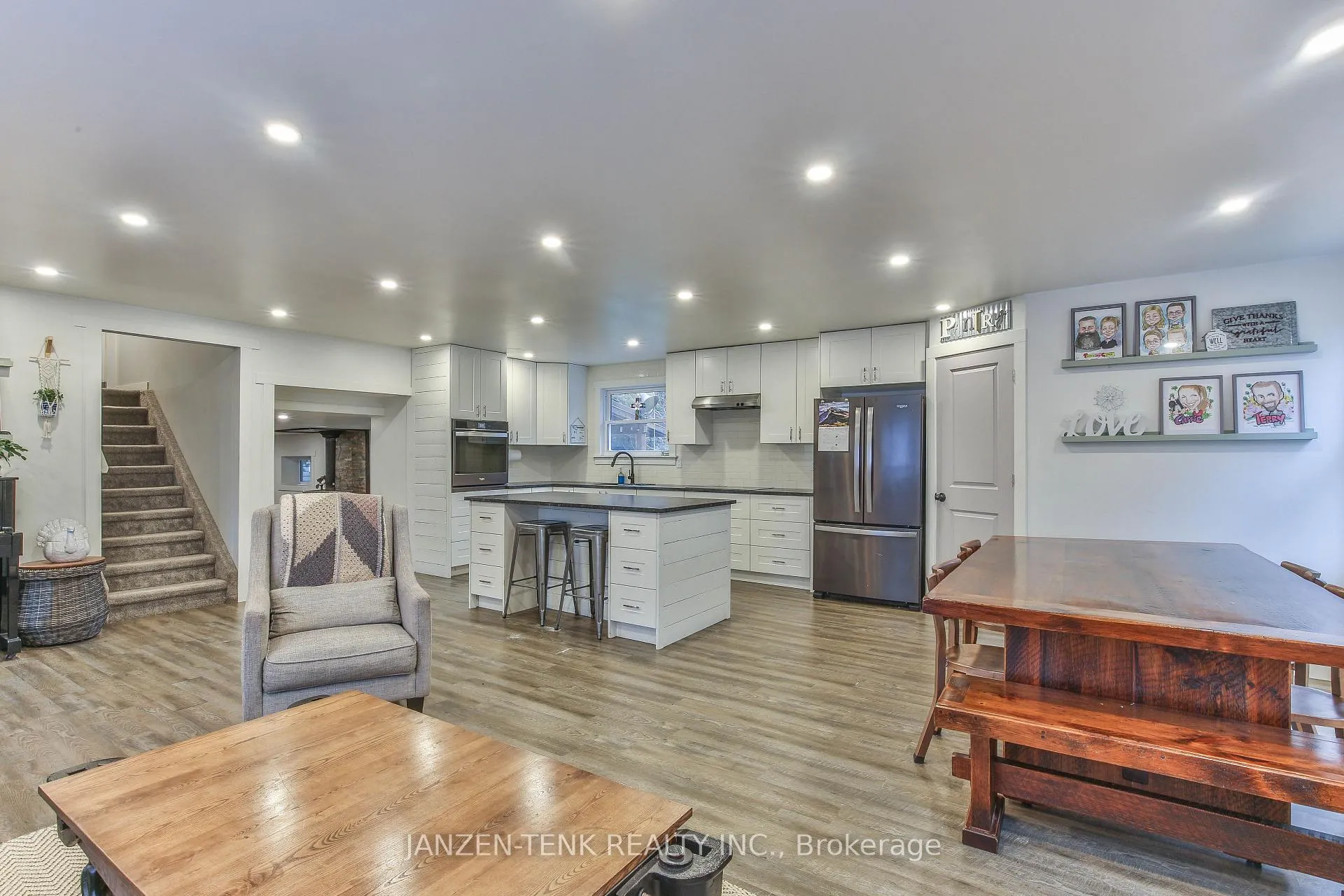 Photo 9 of 9114 Rogers Road, Malahide, Rural Malahide — HOMEH