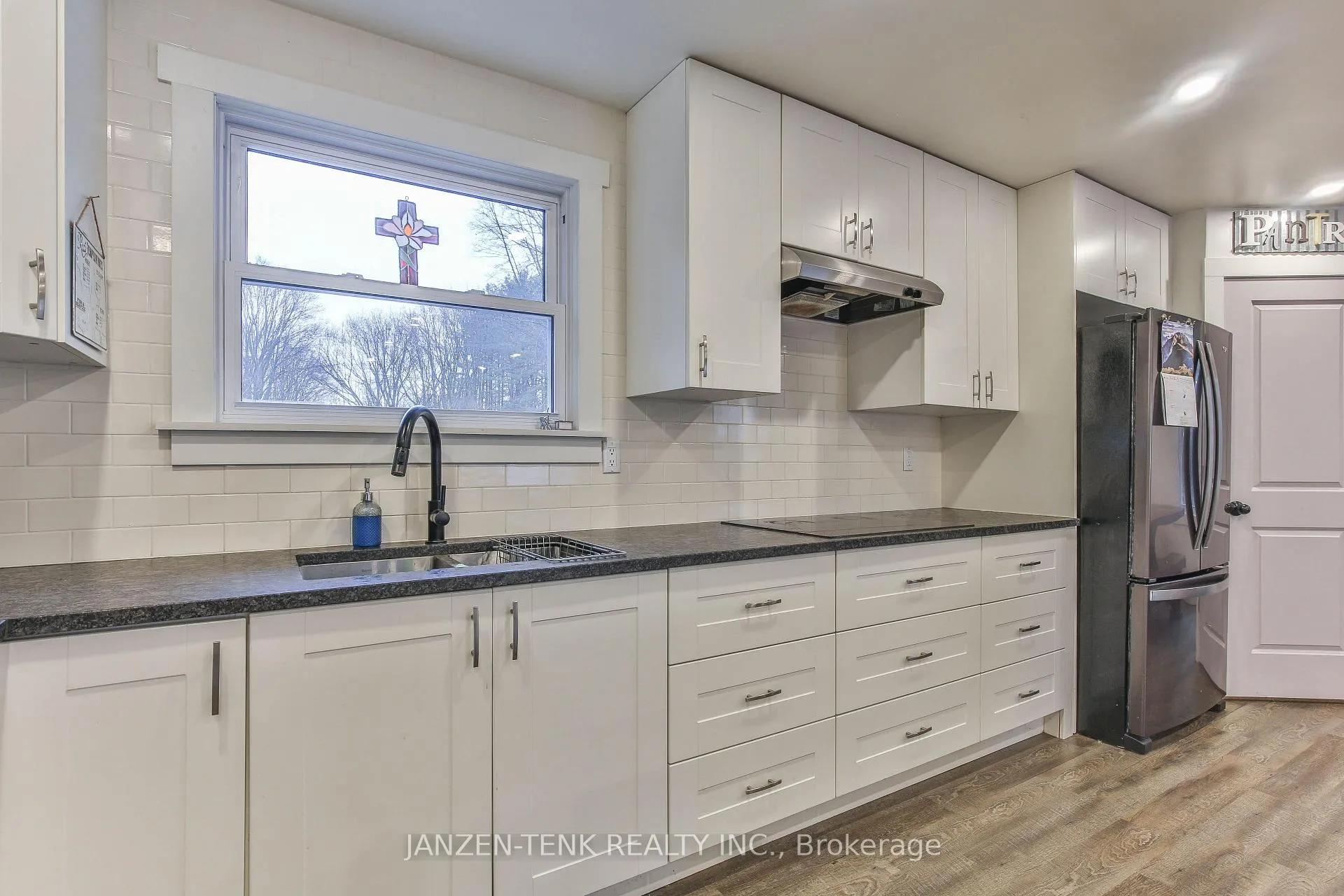 Photo 13 of 9114 Rogers Road, Malahide, Rural Malahide — HOMEH