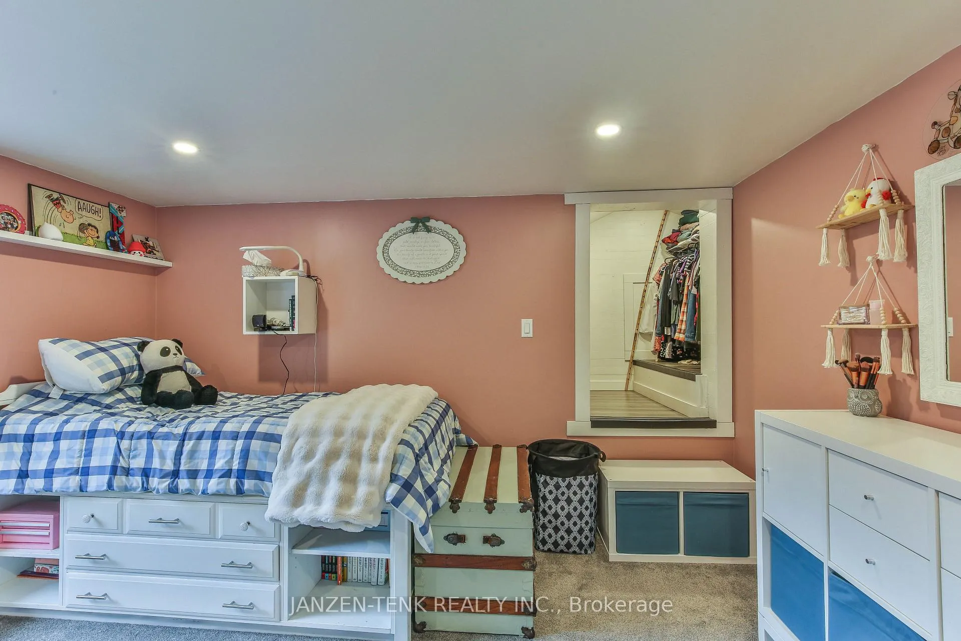 Photo 23 of 9114 Rogers Road, Malahide, Rural Malahide — HOMEH