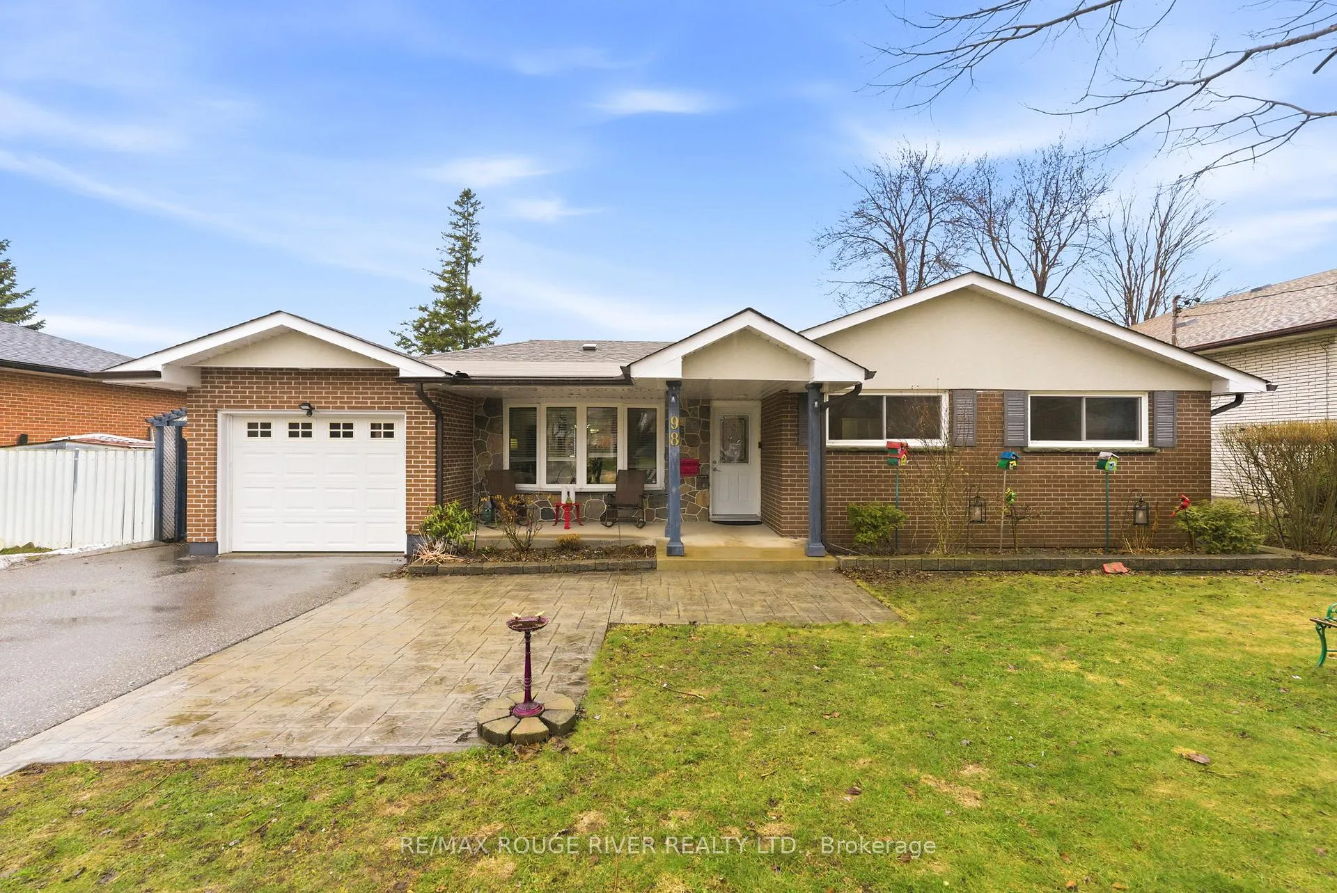 Front of 98 Applewood Crescent